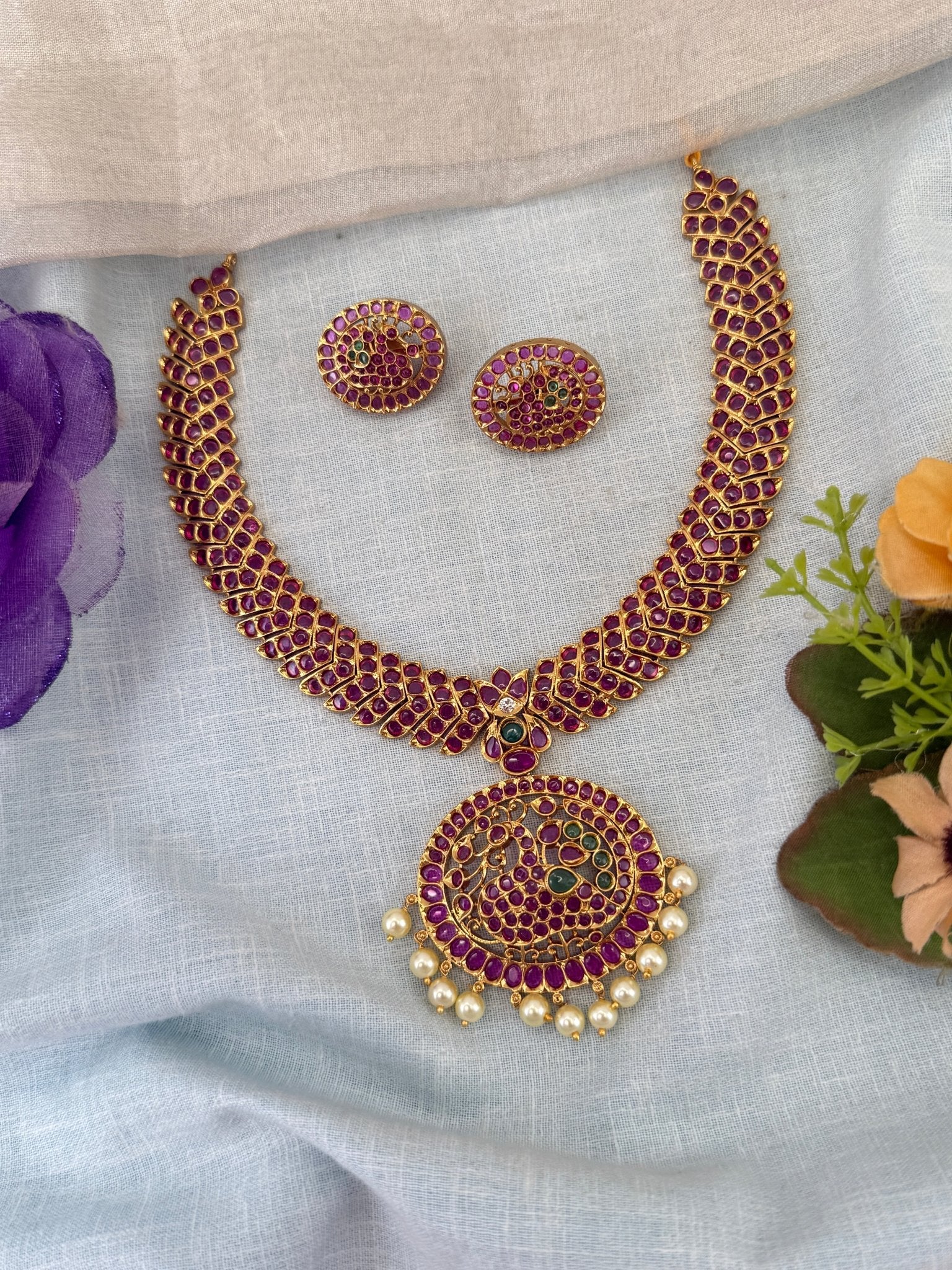 Royal Antique Grand Pendant Short Necklace Set 1206 - Mahilas