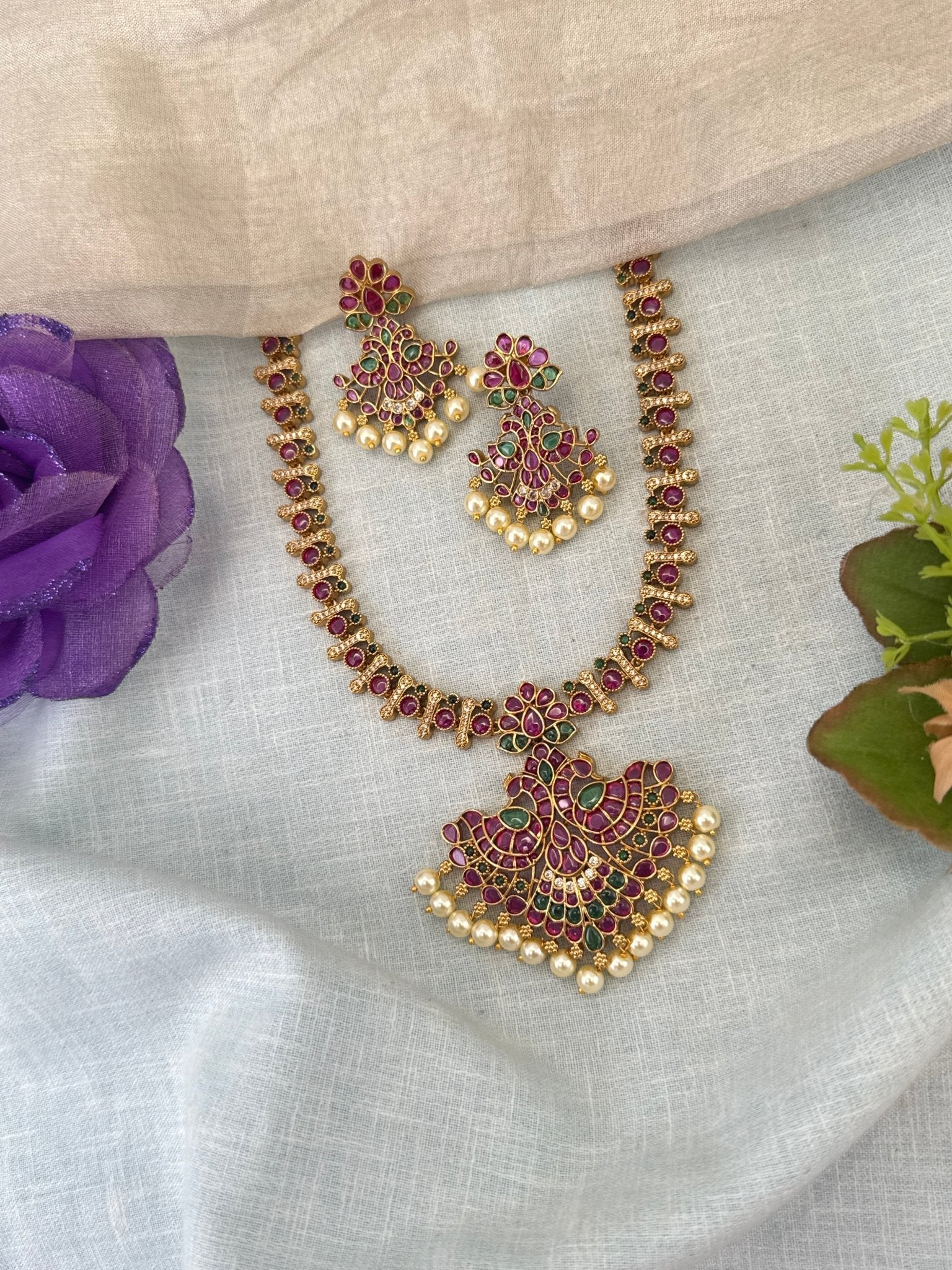 Royal Antique Grand Pendant Short Necklace Set 1225 - Mahilas