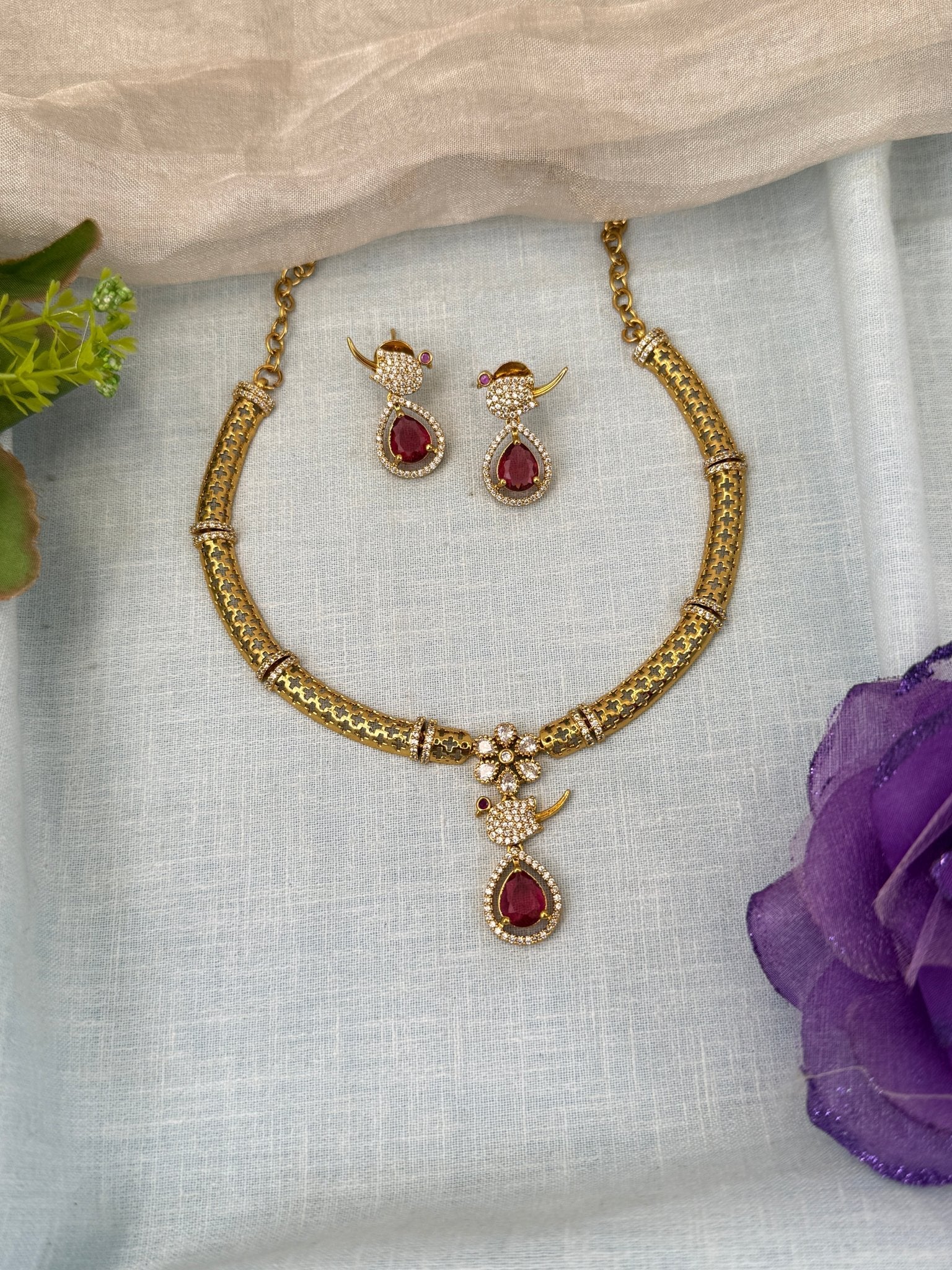 Royal Antique Hasli Style Peacock Short Necklace Set 0578 - Mahilas