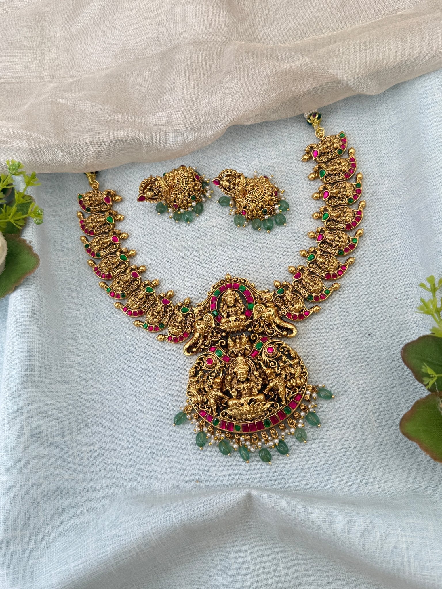 Royal Antique Jadau Grand Short Necklace Set 1158 - Mahilas