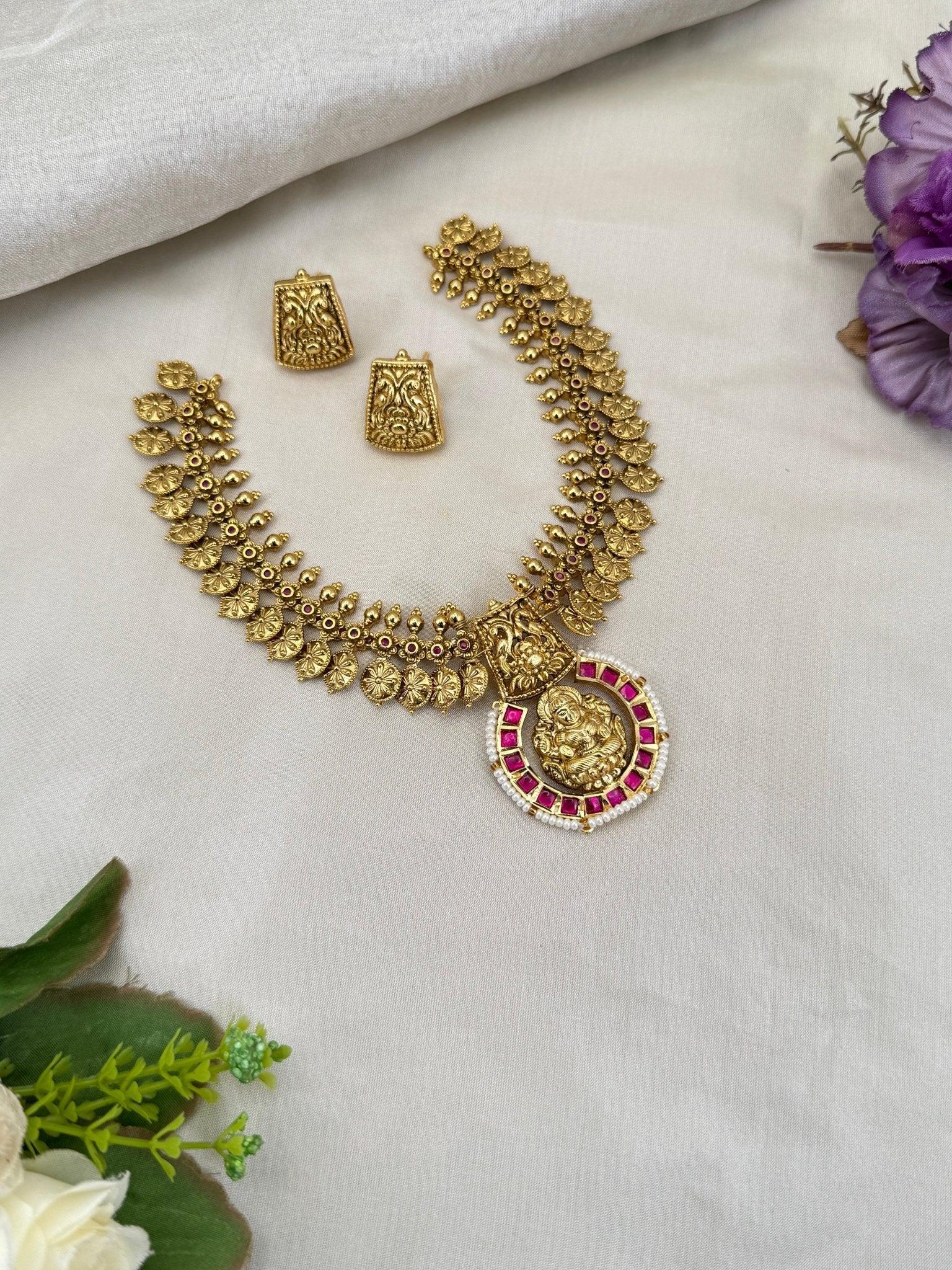Royal Antique Jadau Short Necklace Set 647 - Mahilas