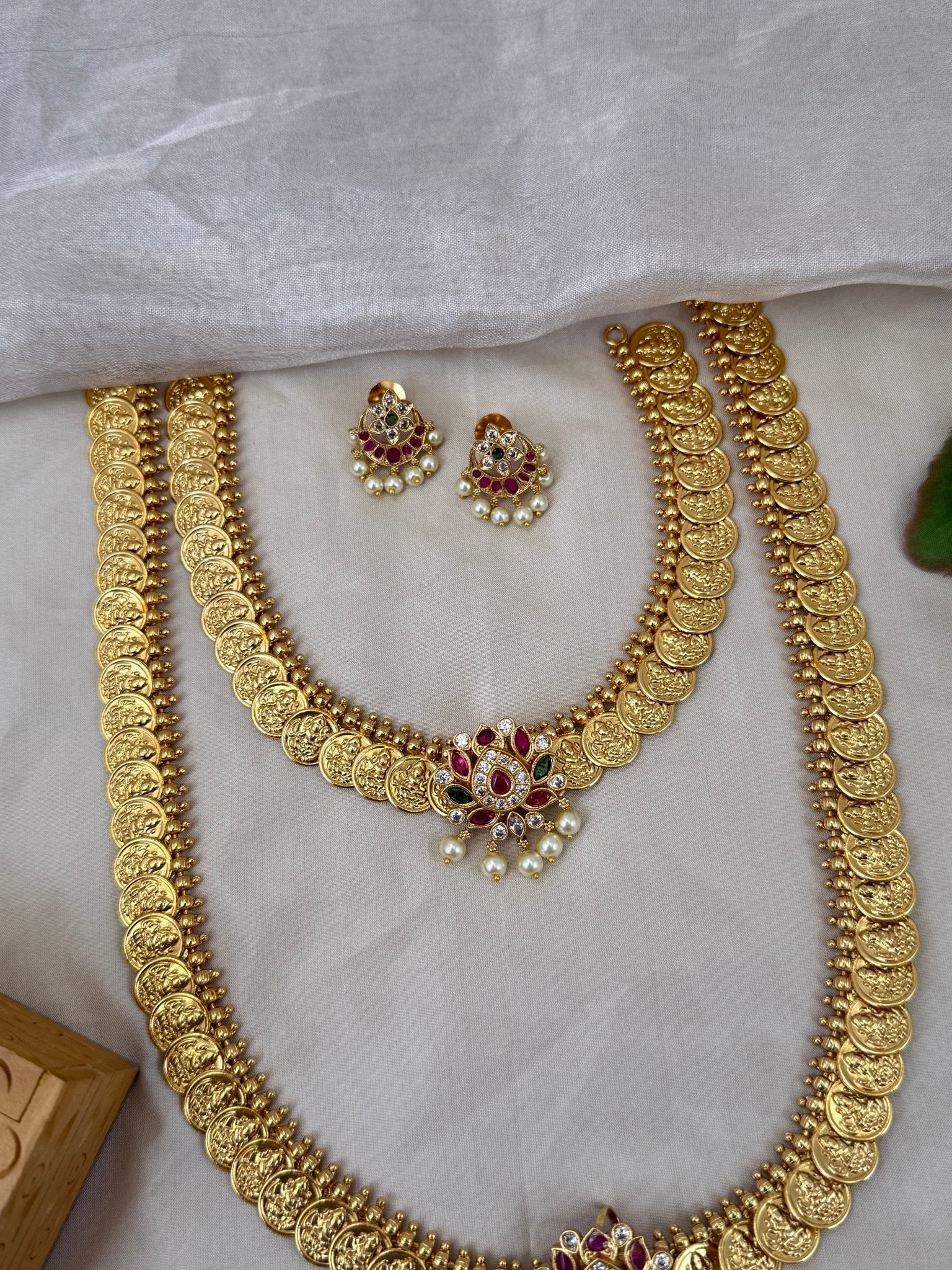Royal Antique Kaasu Lotus Pendant Bridal Necklace Set 0506 - Mahilas
