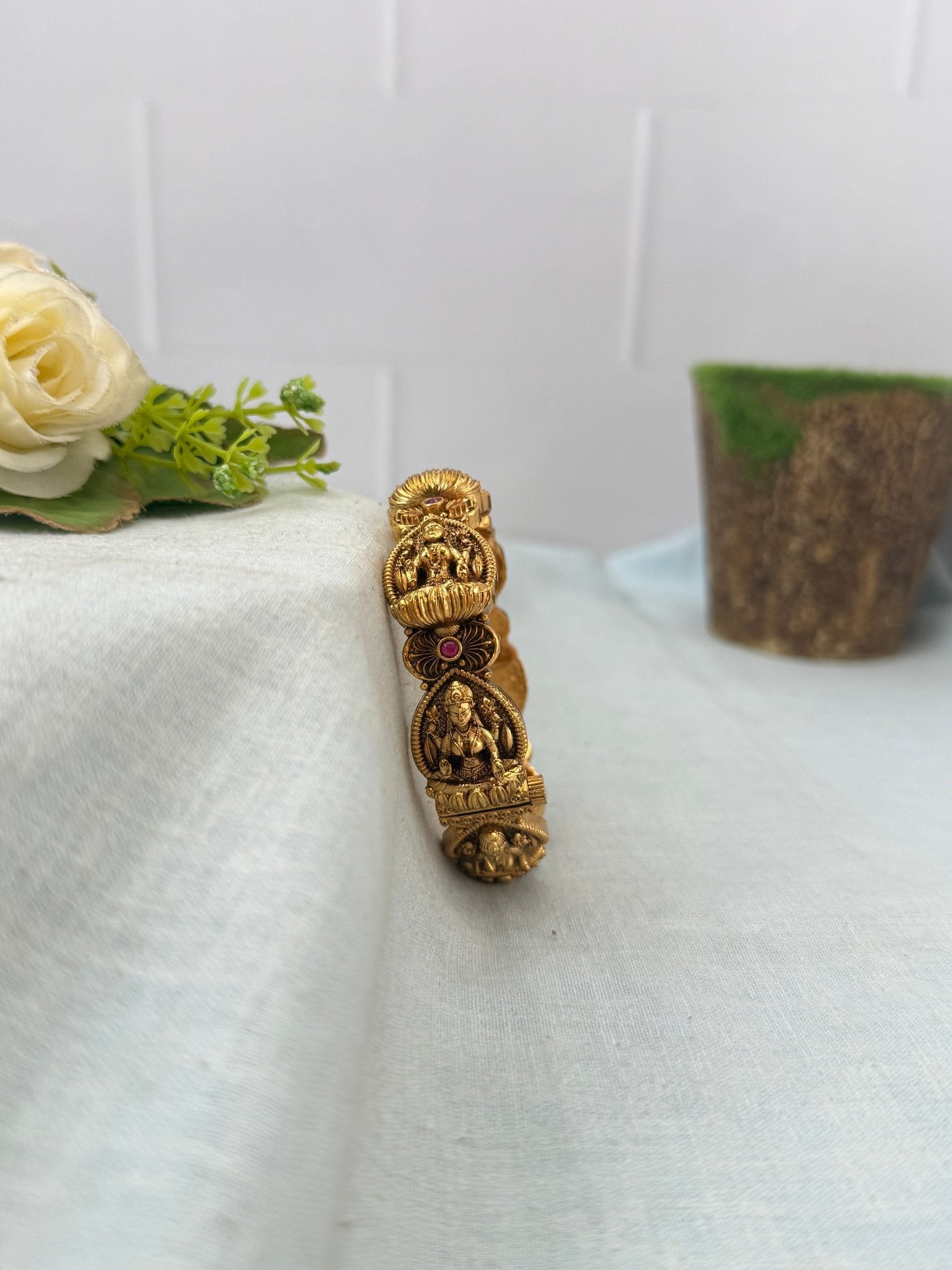Royal Antique Kada Bangle 7202 - Mahilas