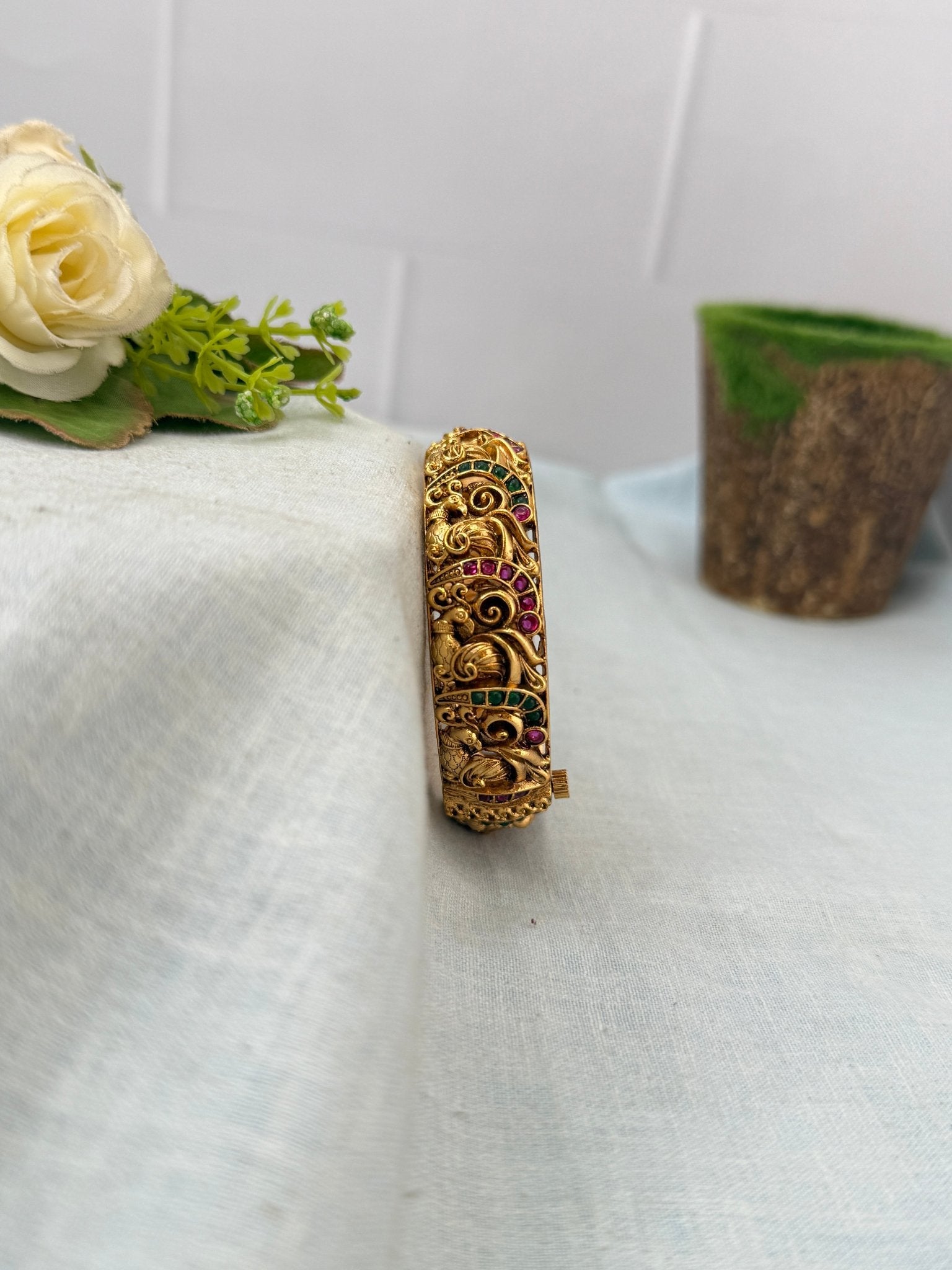 Royal Antique Kada Bangle 7205 - Mahilas