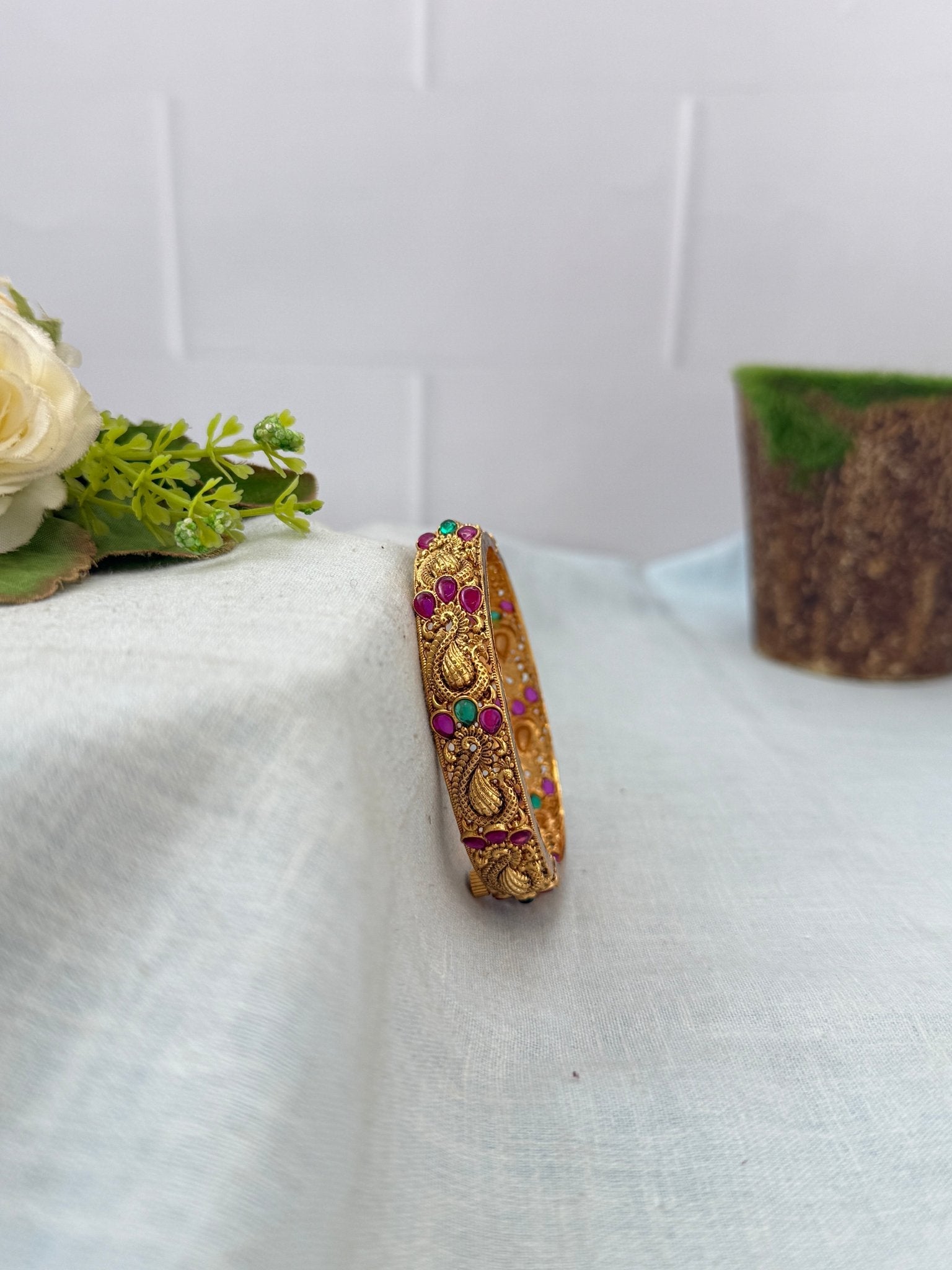 Royal Antique Kada Bangle 7206 - Mahilas