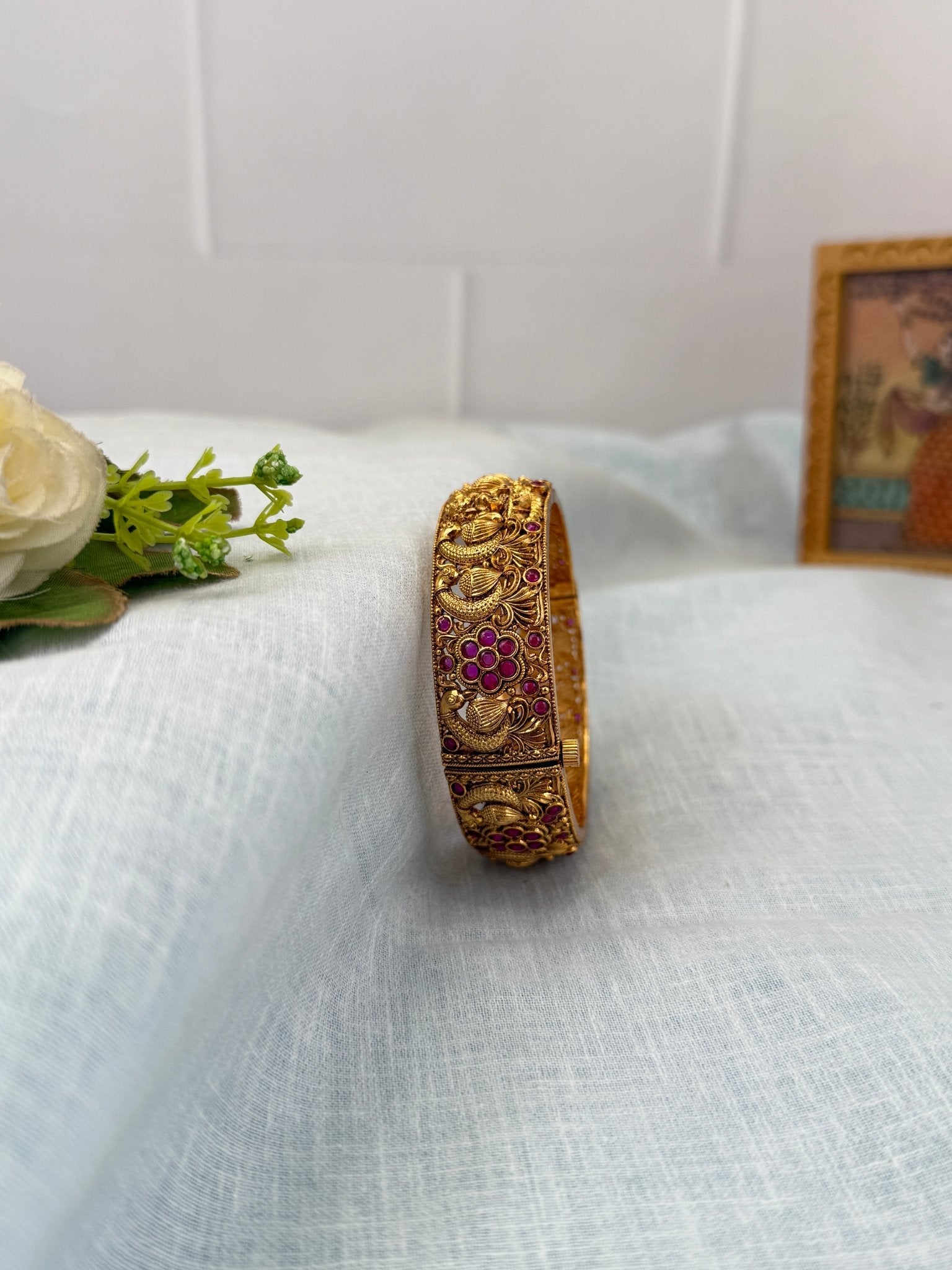 Royal Antique Kada Openable Bangle 7100 - Mahilas