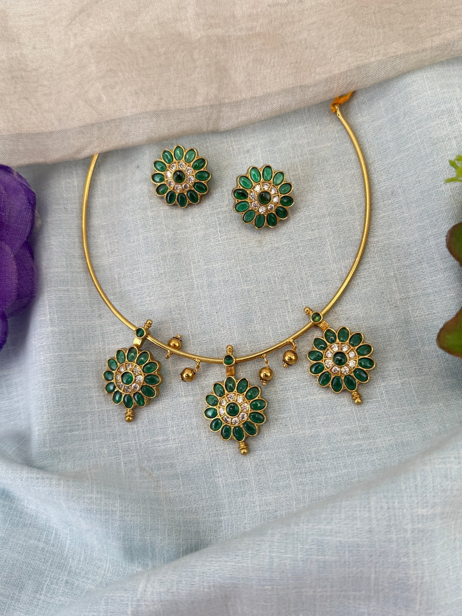 Royal Antique Kanti Short Necklace Set 1215 - Mahilas