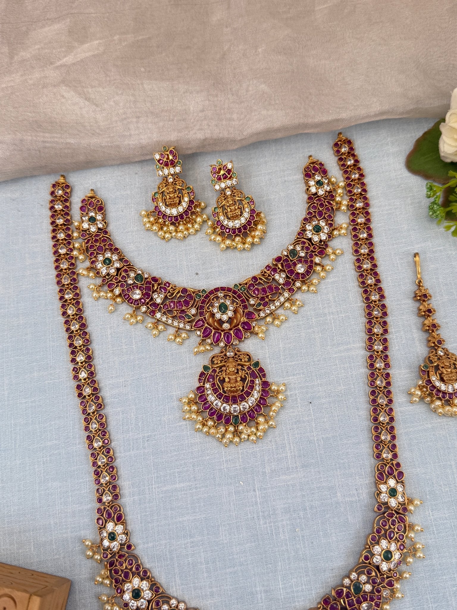 Royal Antique Kemp Stone Lakshmi Bridal Necklace Set 0509 - Mahilas