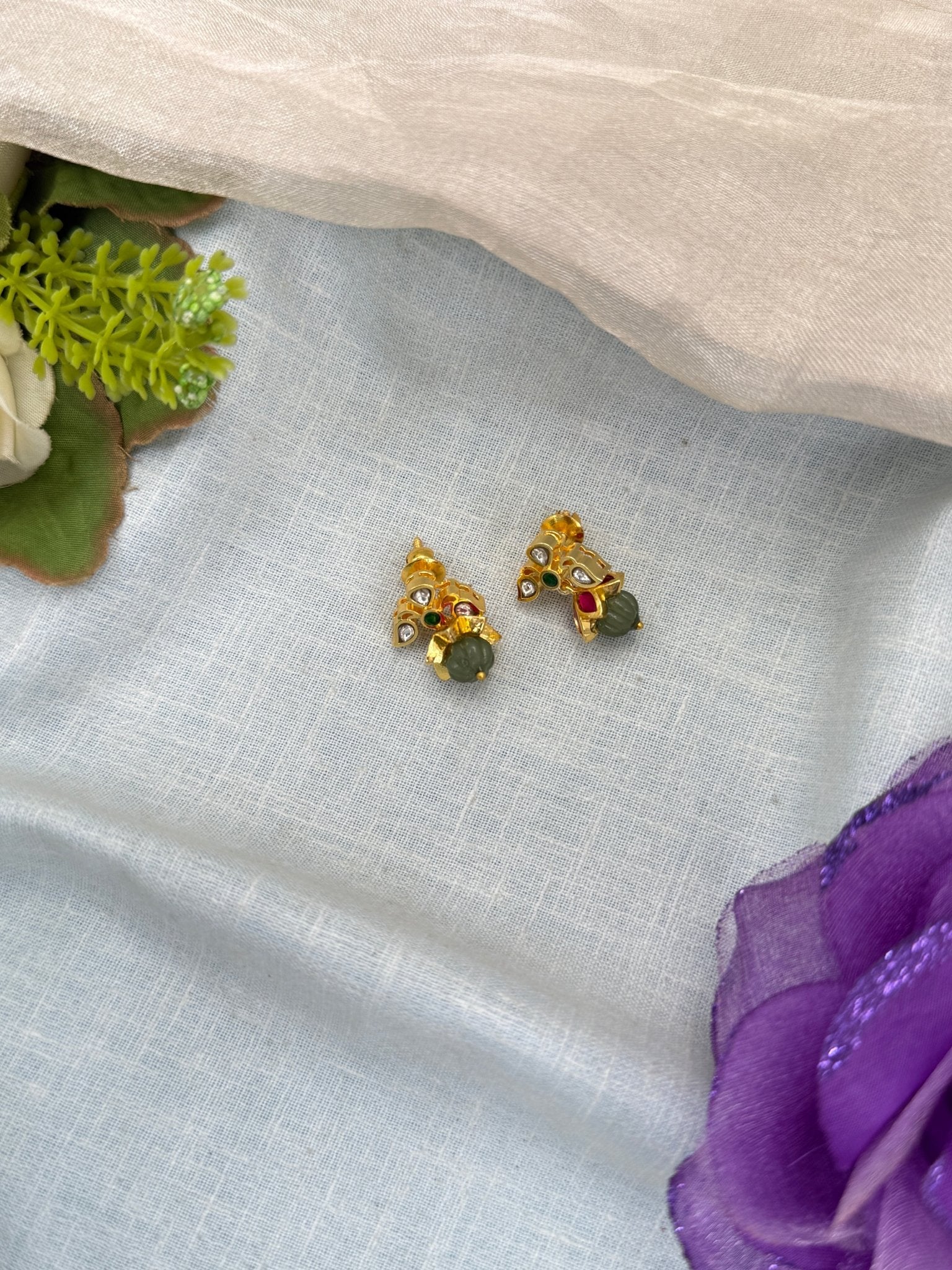 Royal Antique Kundan Stud Earrings 0954 - Mahilas