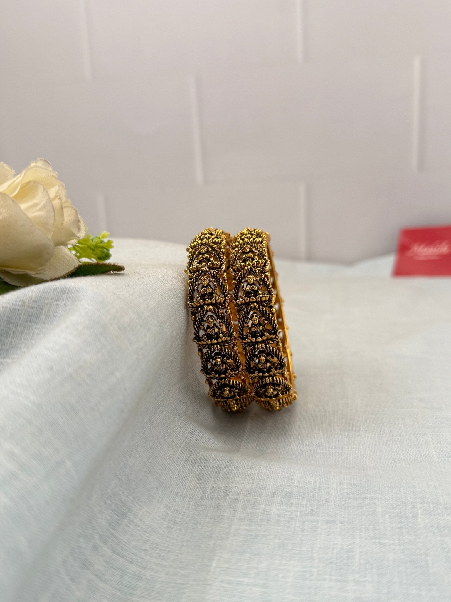 Royal Antique Lakshmi Bangles 7123 - Mahilas