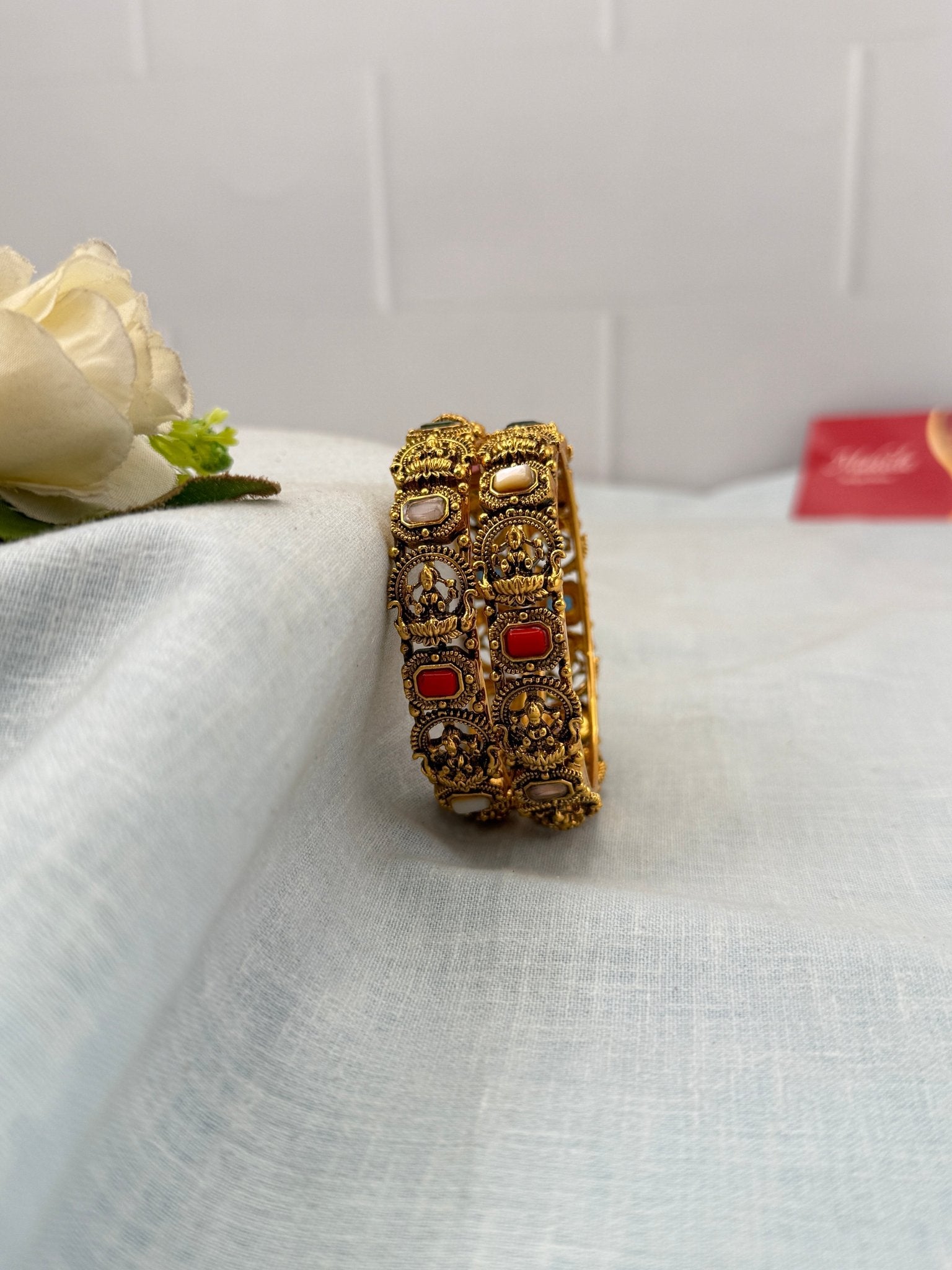 Royal Antique Lakshmi Coral Bangles 7127 - Mahilas