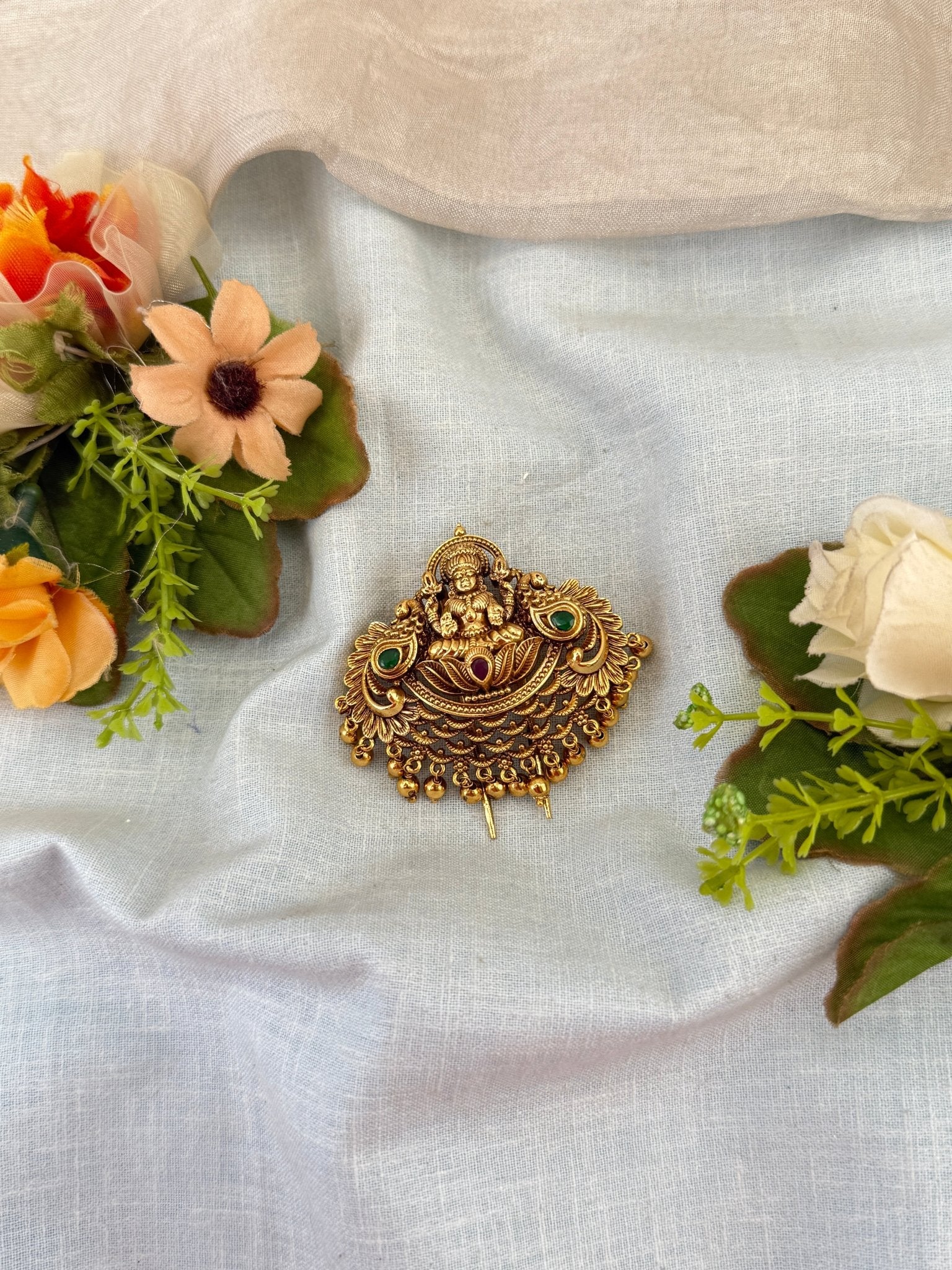 Royal Antique Lakshmi Pendant Jadebille 3139 - Mahilas