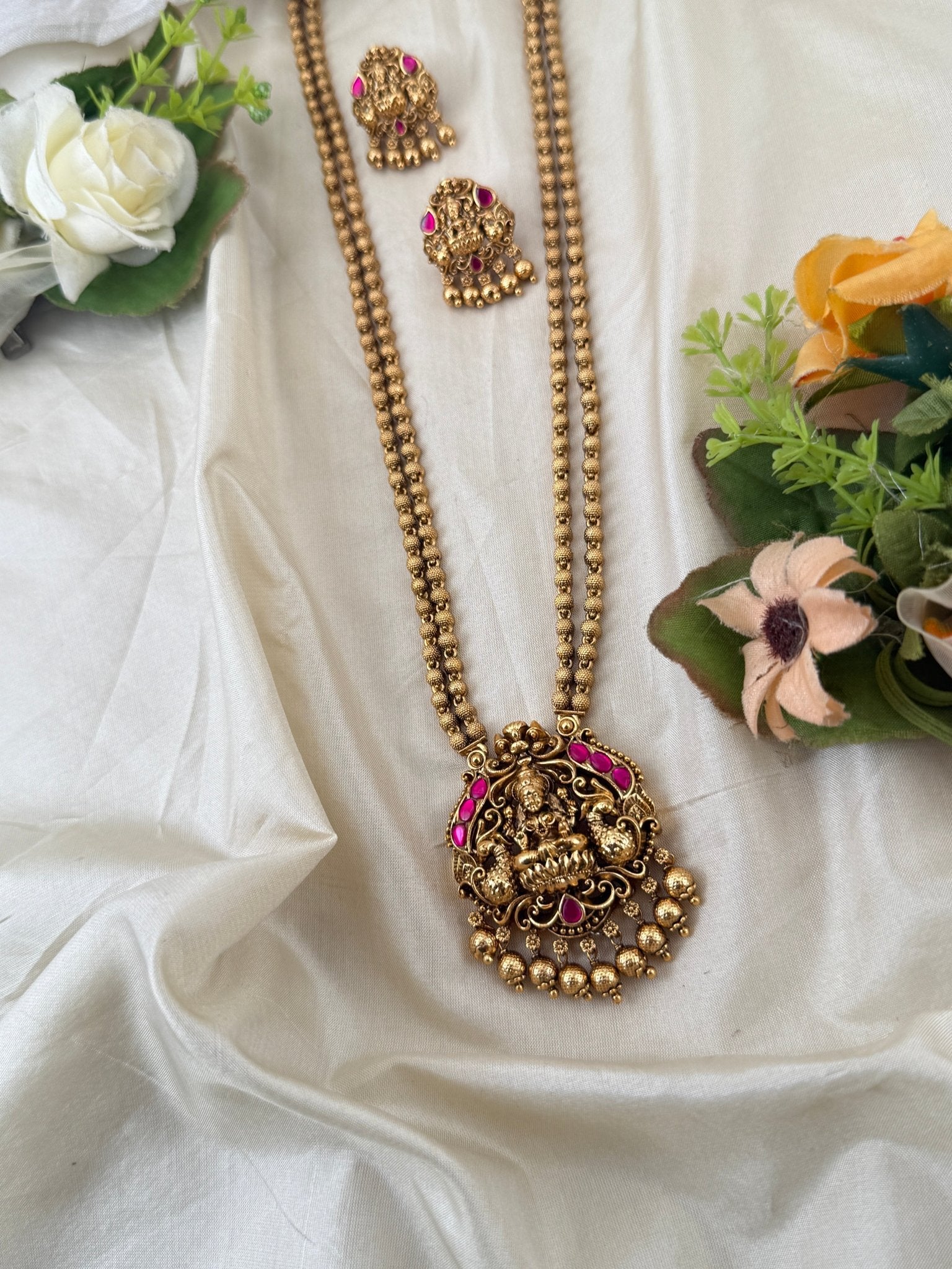 Royal Antique Lakshmi Pendant Long Necklace Set 1088 - Mahilas
