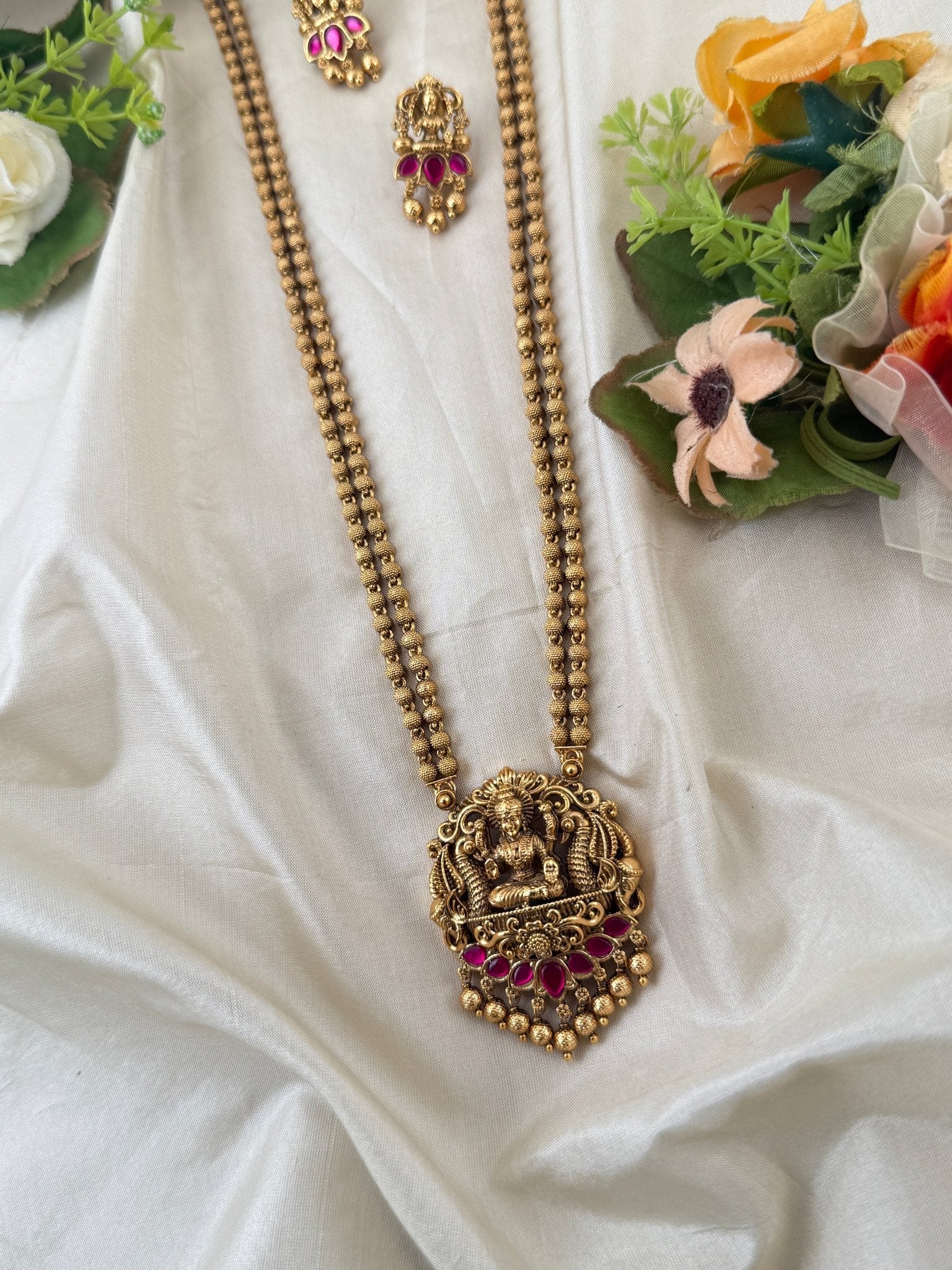 Royal Antique Lakshmi Pendant Long Necklace Set 1090 - Mahilas
