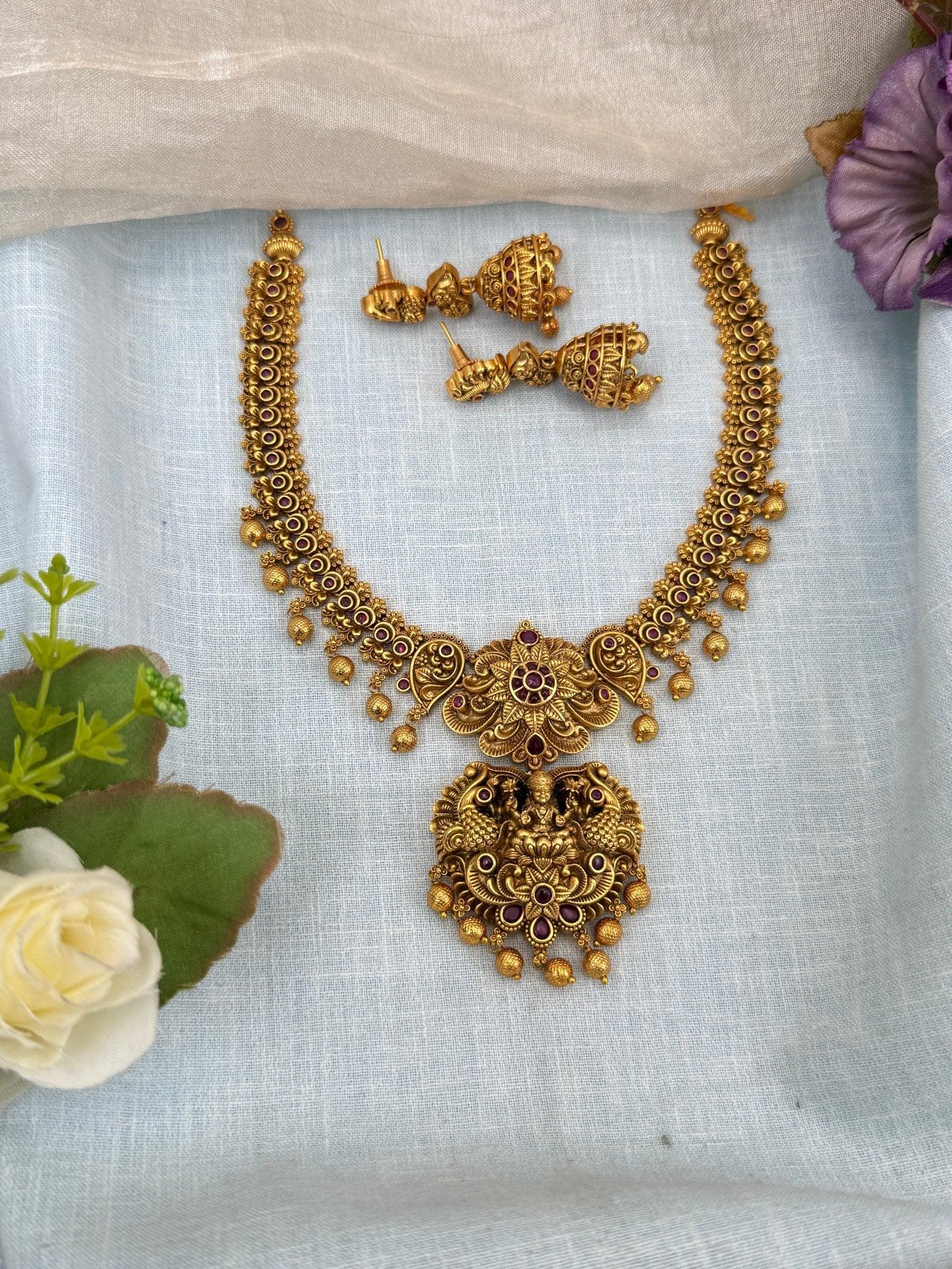 Royal Antique Lakshmi Pendant Necklace Set 0189 - Mahilas
