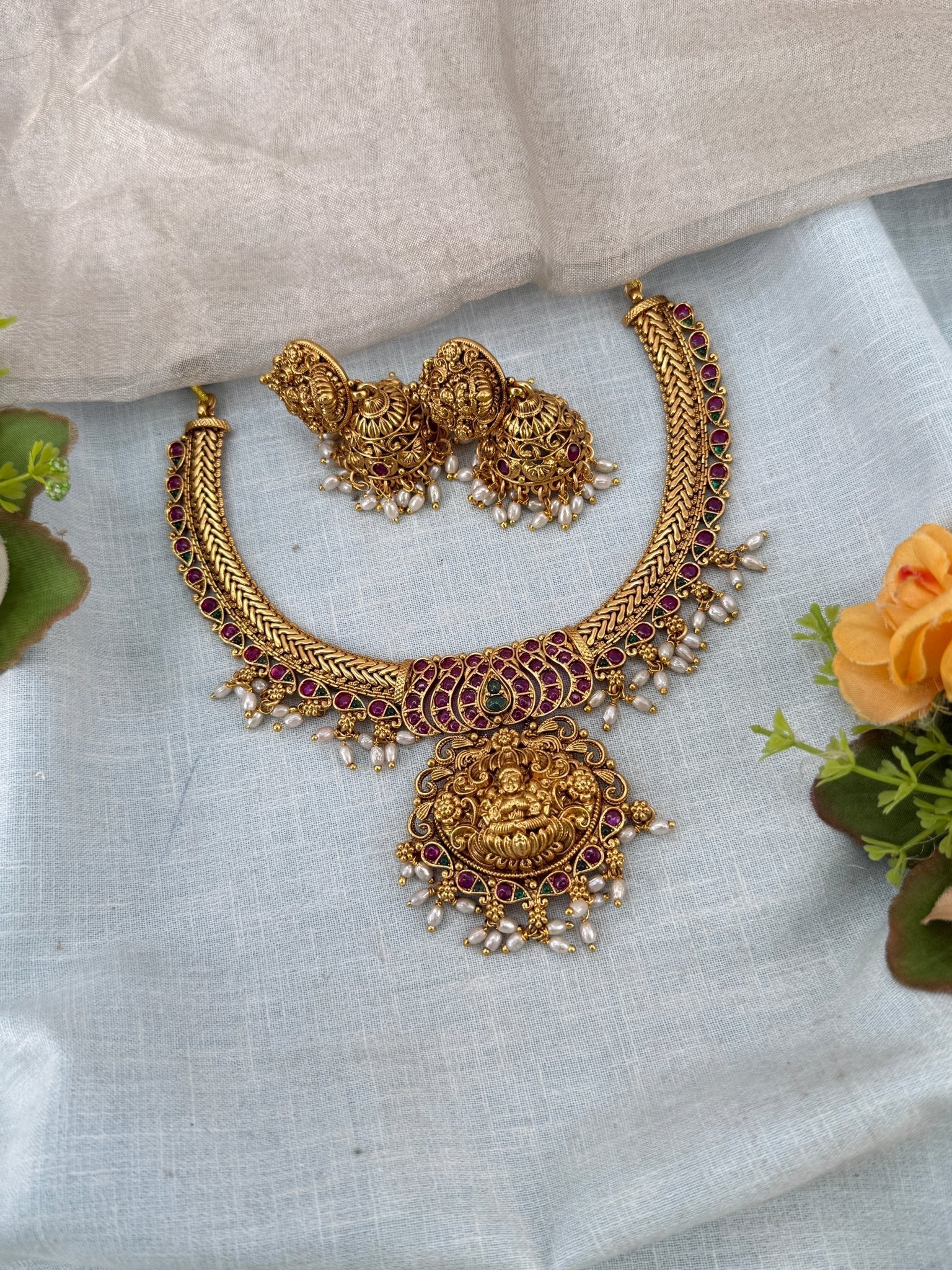 Royal Antique Lakshmi Pendant Short Necklace Set 1193 - Mahilas