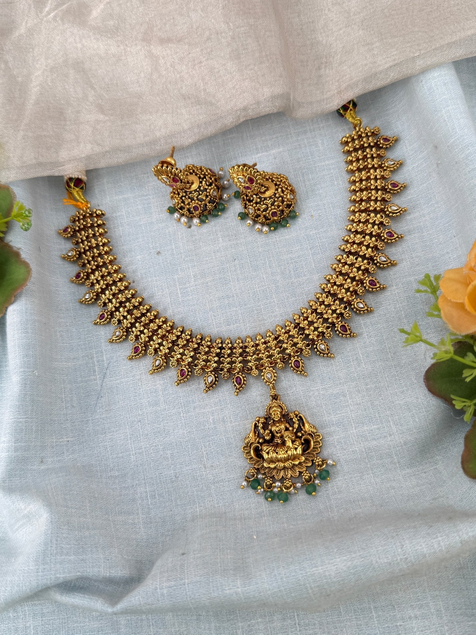 Royal Antique Lakshmi Pendant Short Necklace Set 1194 - Mahilas