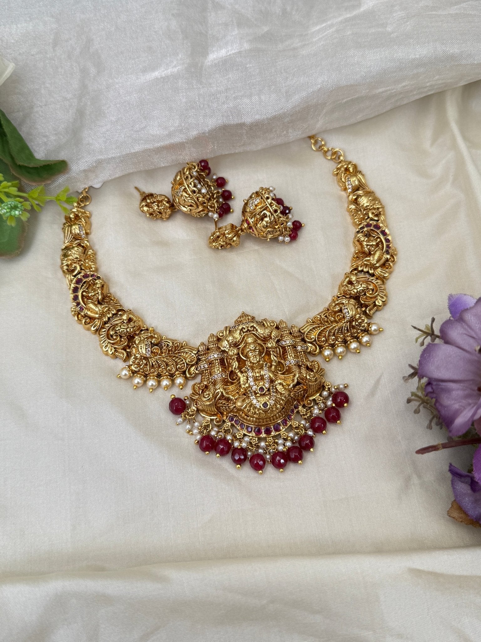Royal Antique Lakshmi Short Necklace Set 0399 - Mahilas