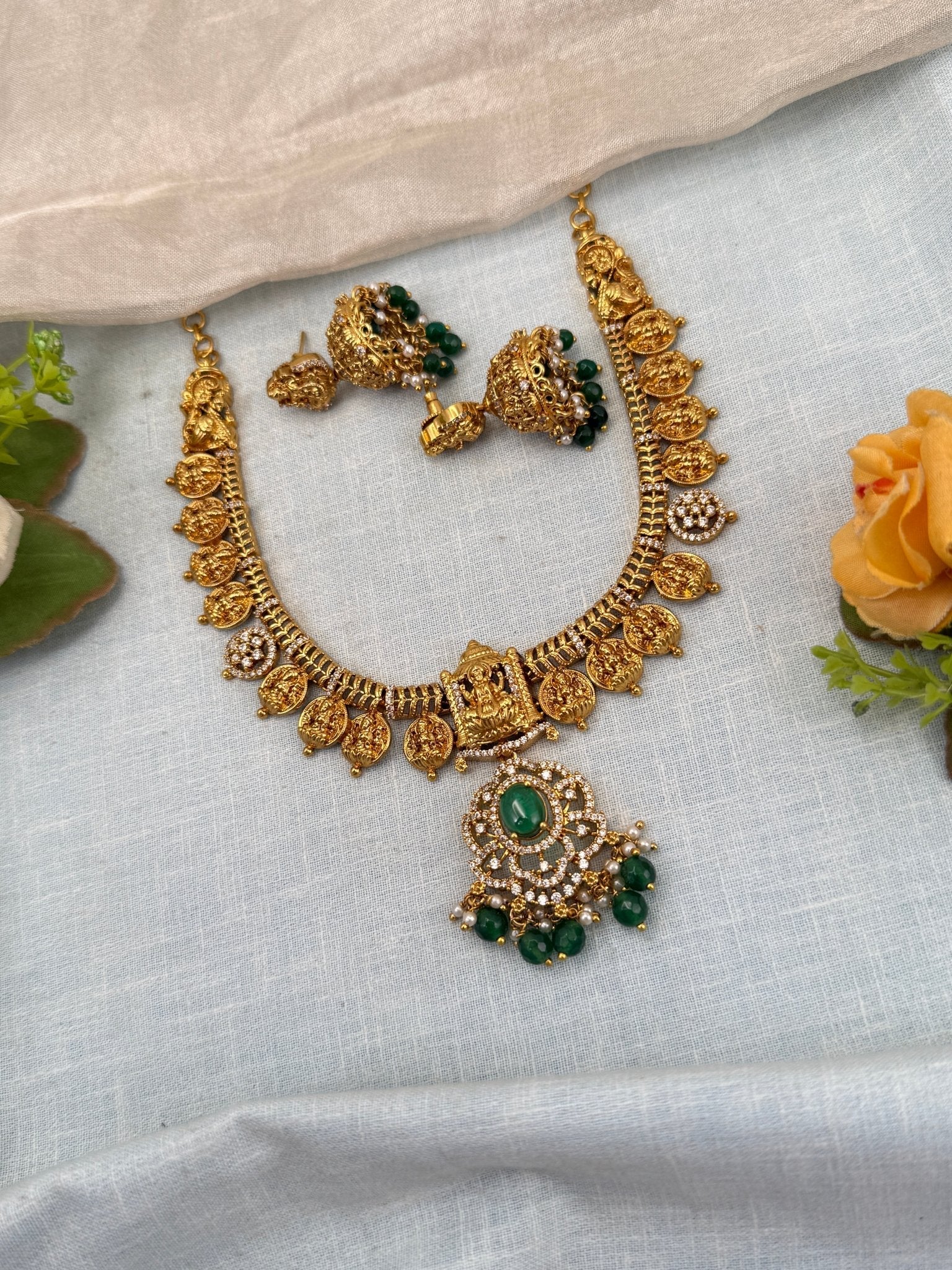 Royal Antique Lakshmi Short Necklace Set 0745 - Mahilas