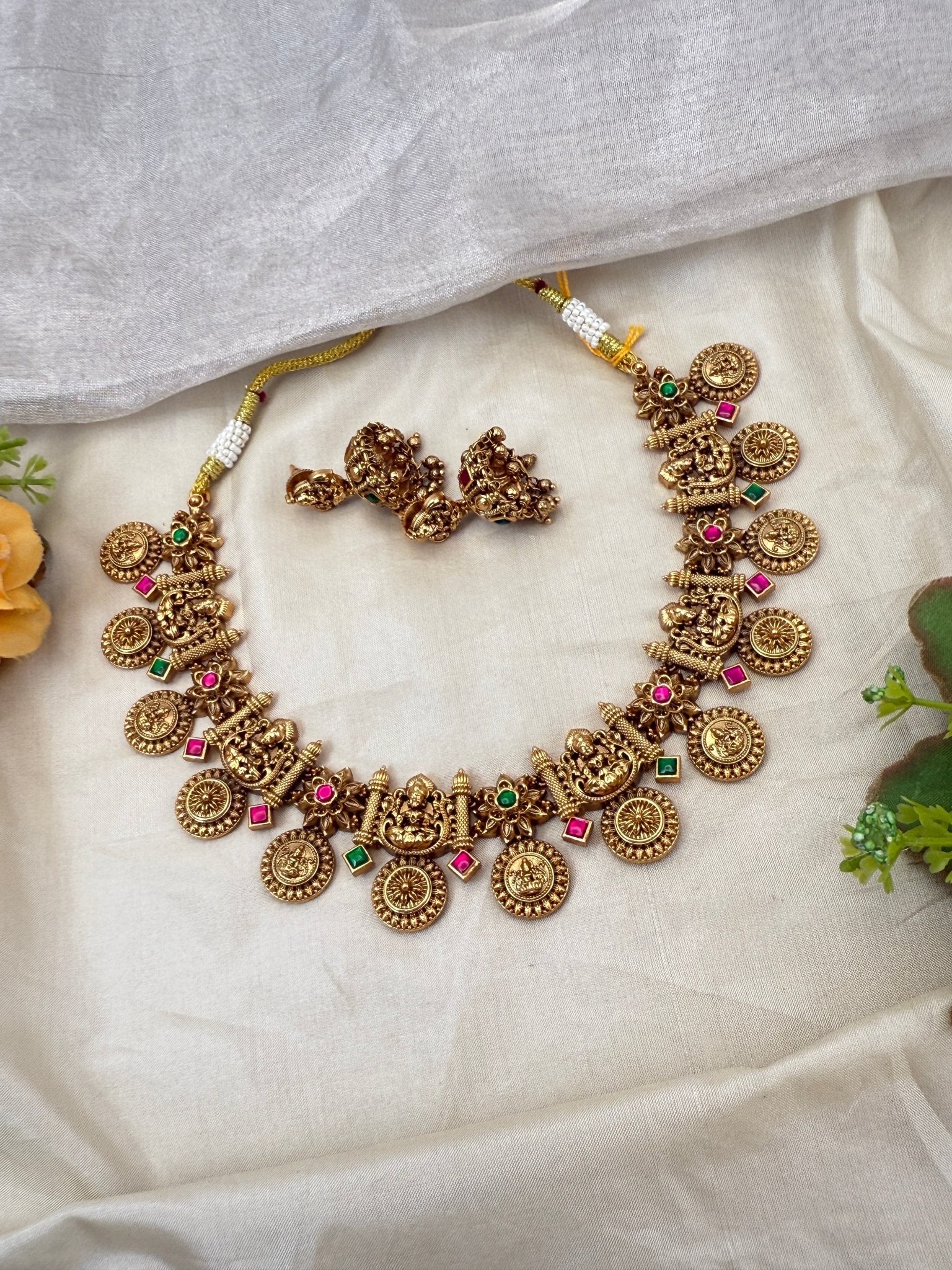 Royal Antique Lakshmi Short Necklace Set 0773 - Mahilas