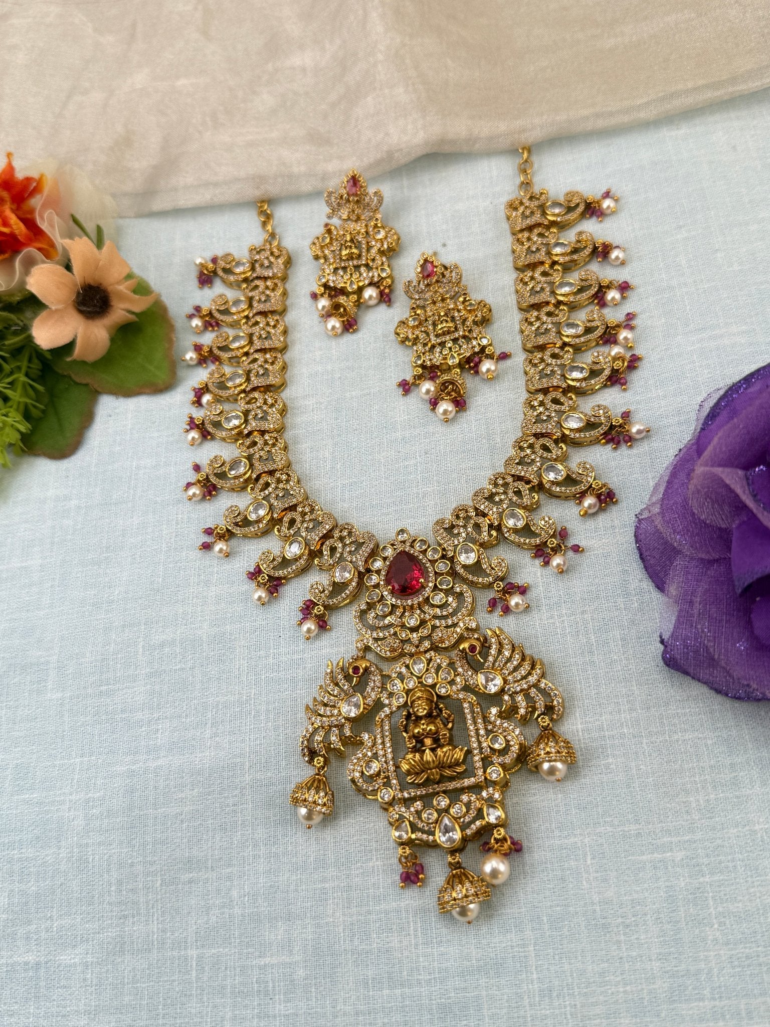 Royal Antique Lakshmi Short Necklace Set 0920 - Mahilas