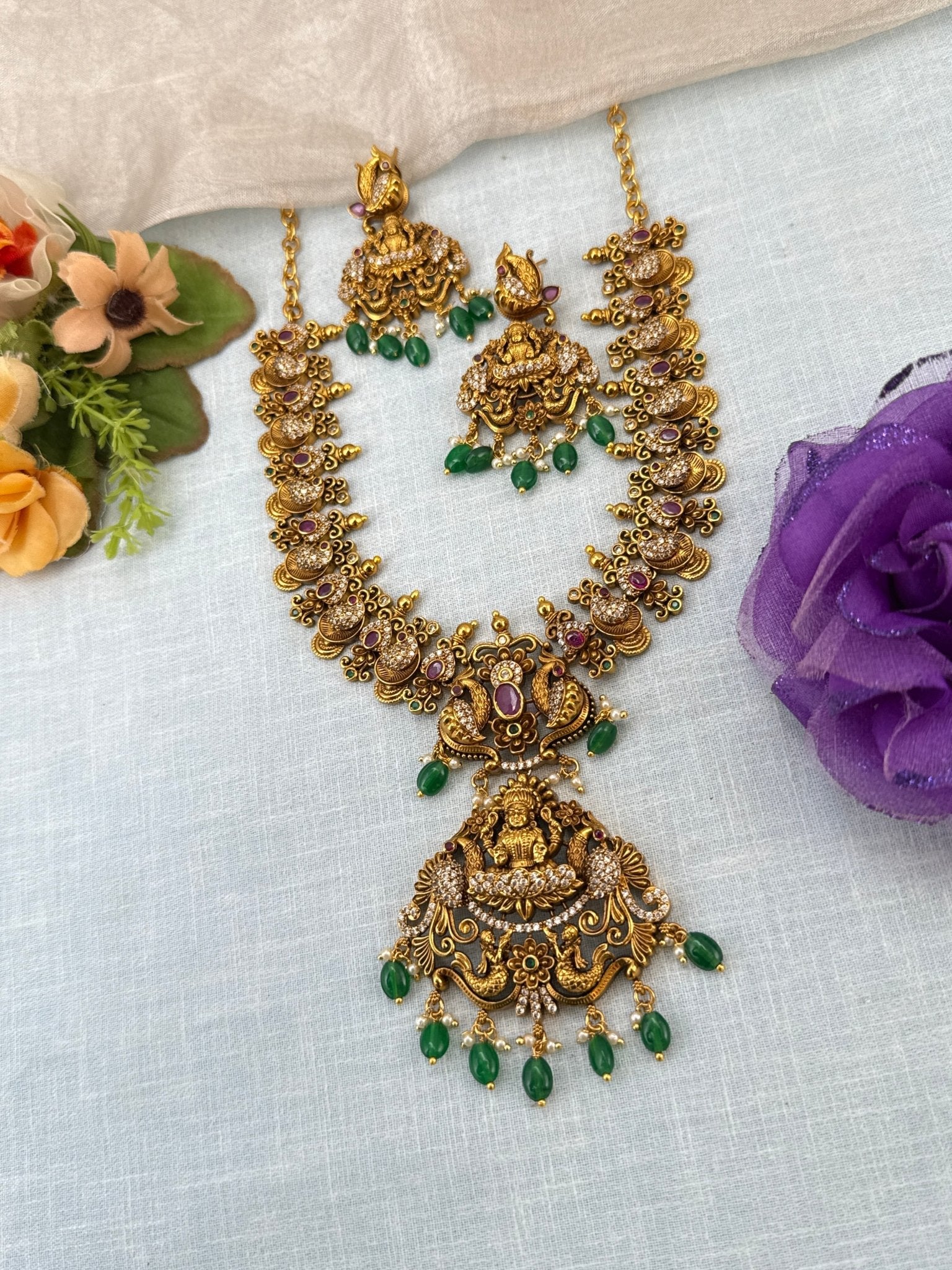 Royal Antique Lakshmi Short Necklace Set 0928 - Mahilas