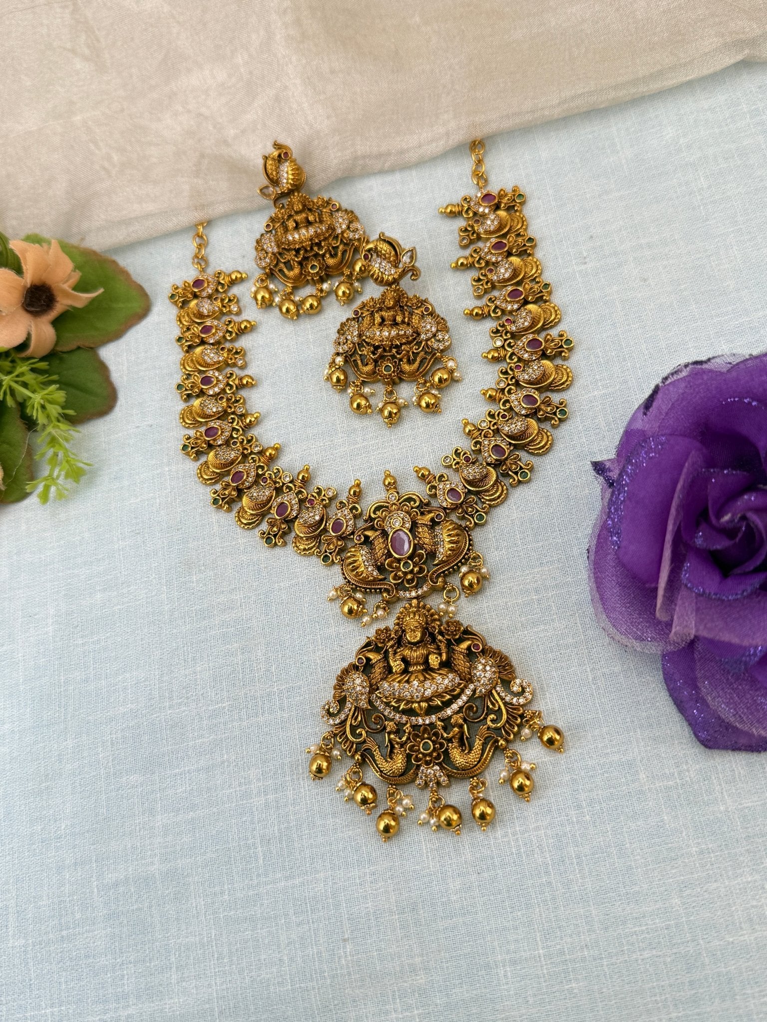 Royal Antique Lakshmi Short Necklace Set 0930 - Mahilas