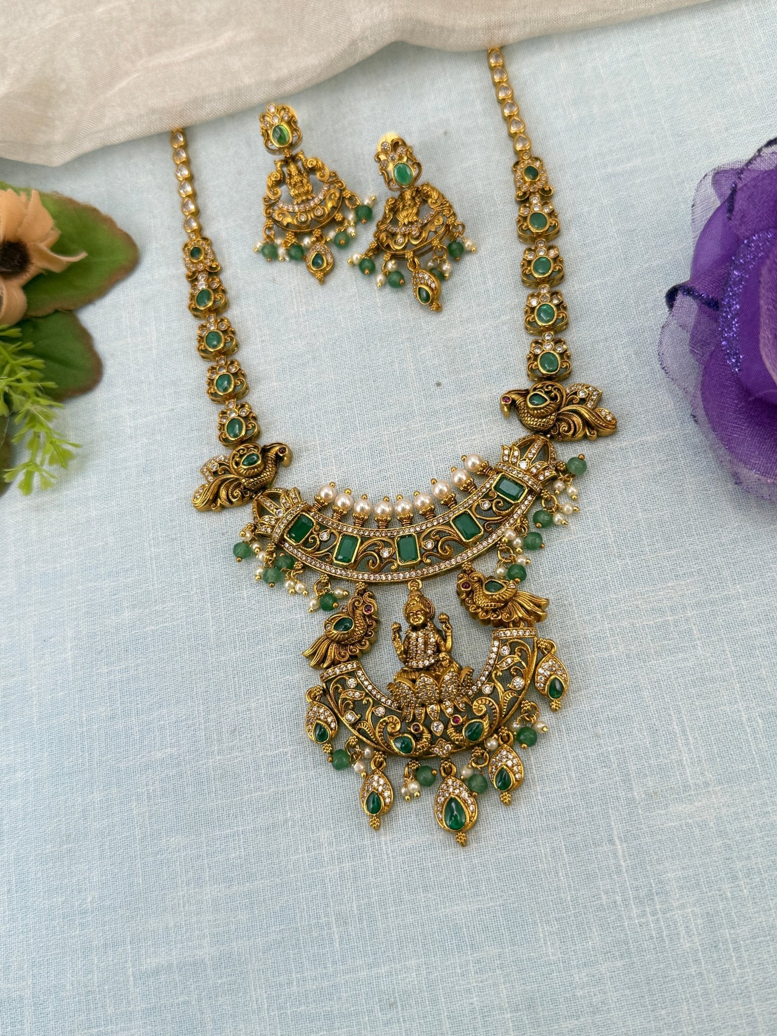 Royal Antique Lakshmi Stone Short Necklace Set 0937 - Mahilas