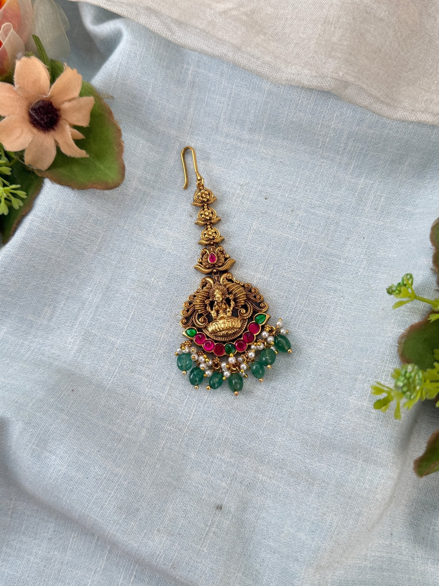 Royal Antique Maang Tikka 520 - Mahilas