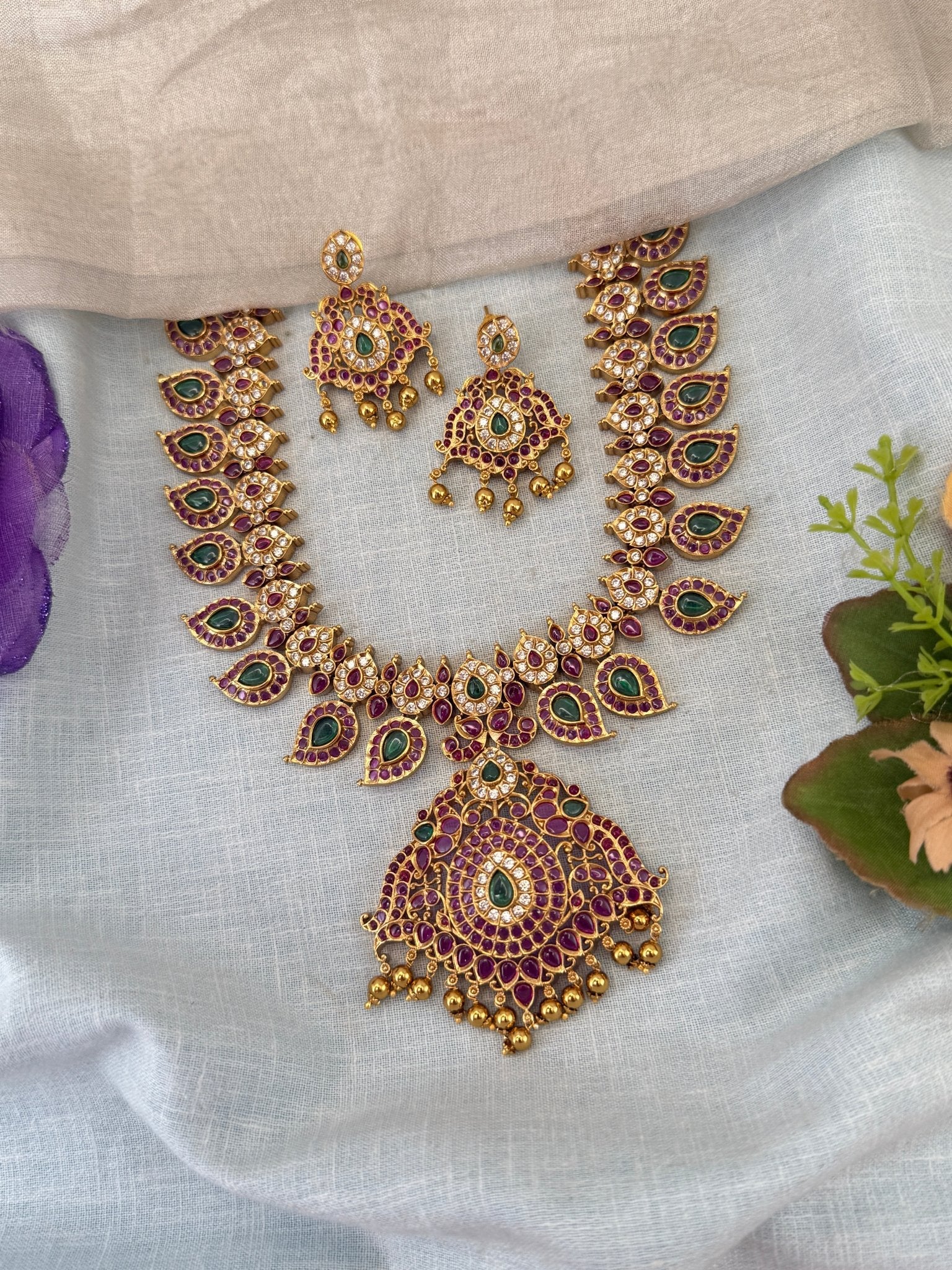 Royal Antique Mango Pendant Short Necklace Set 1200 - Mahilas
