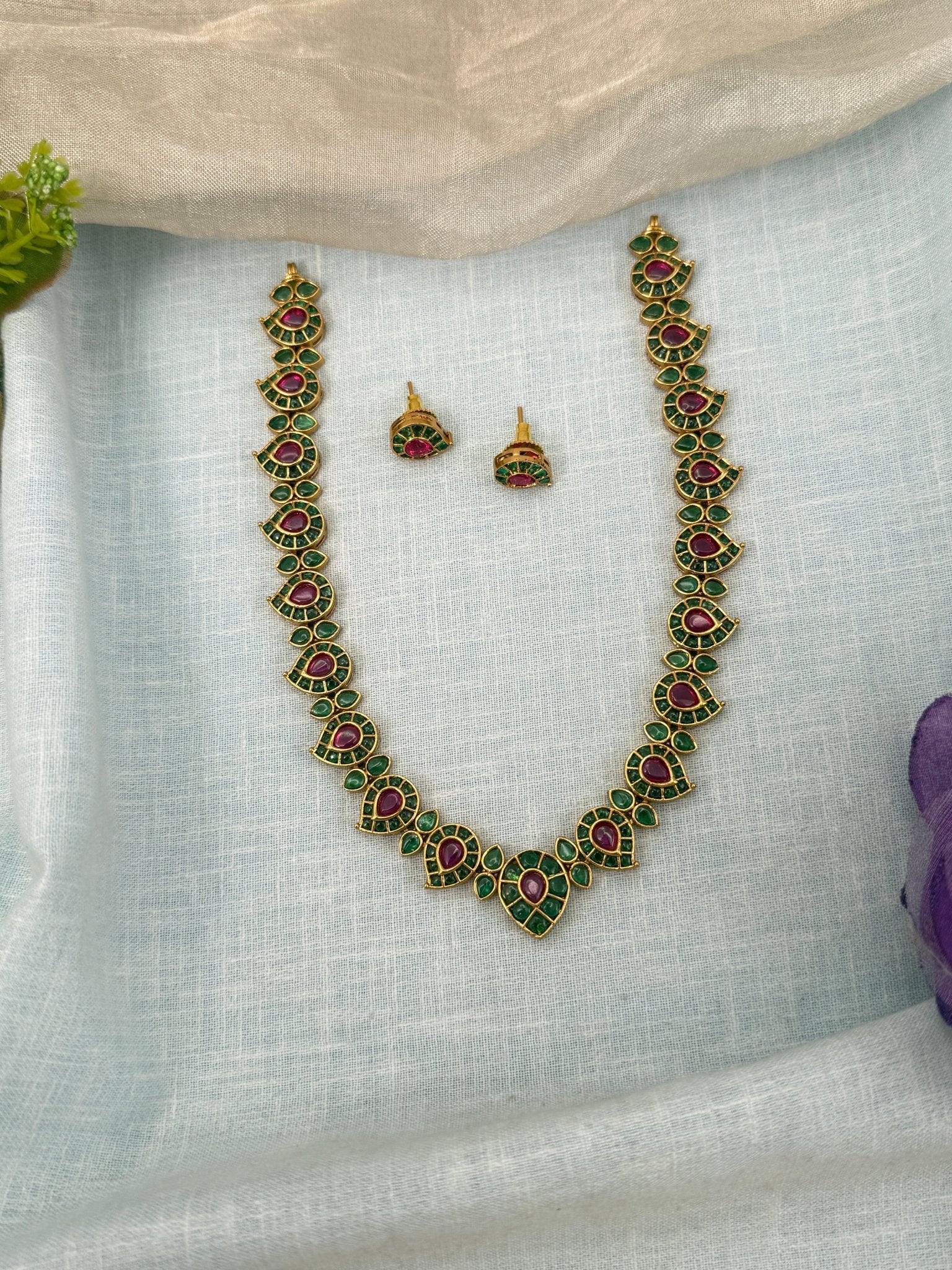 Royal Antique Mango Short Necklace Set 0633 - Mahilas