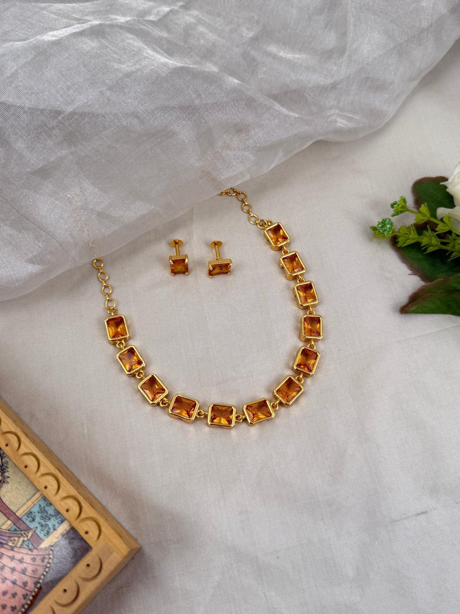 Royal Antique Necklace Set 699 - Mahilas