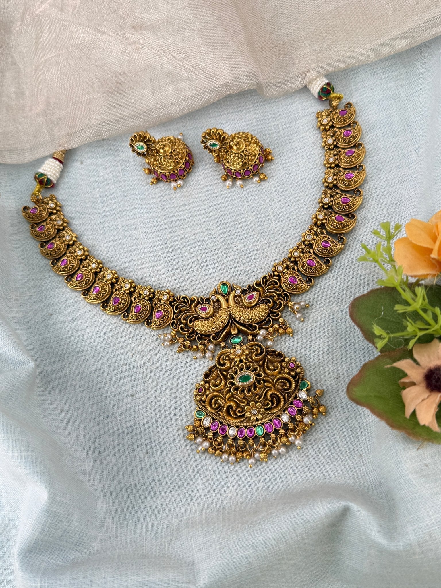 Royal Antique Peacock Pendant Short Necklace Set 1186 - Mahilas