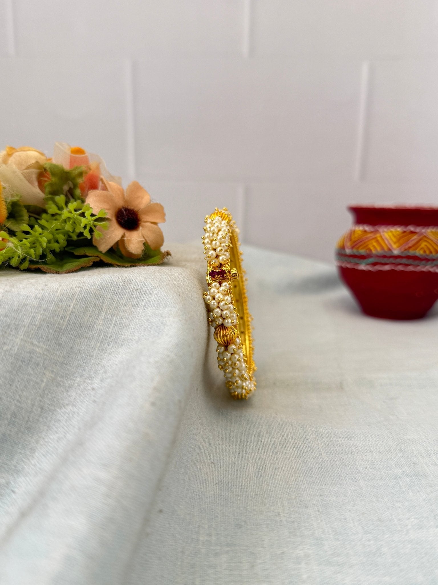 Royal Antique Pearl Kada Bangle 7217 - Mahilas