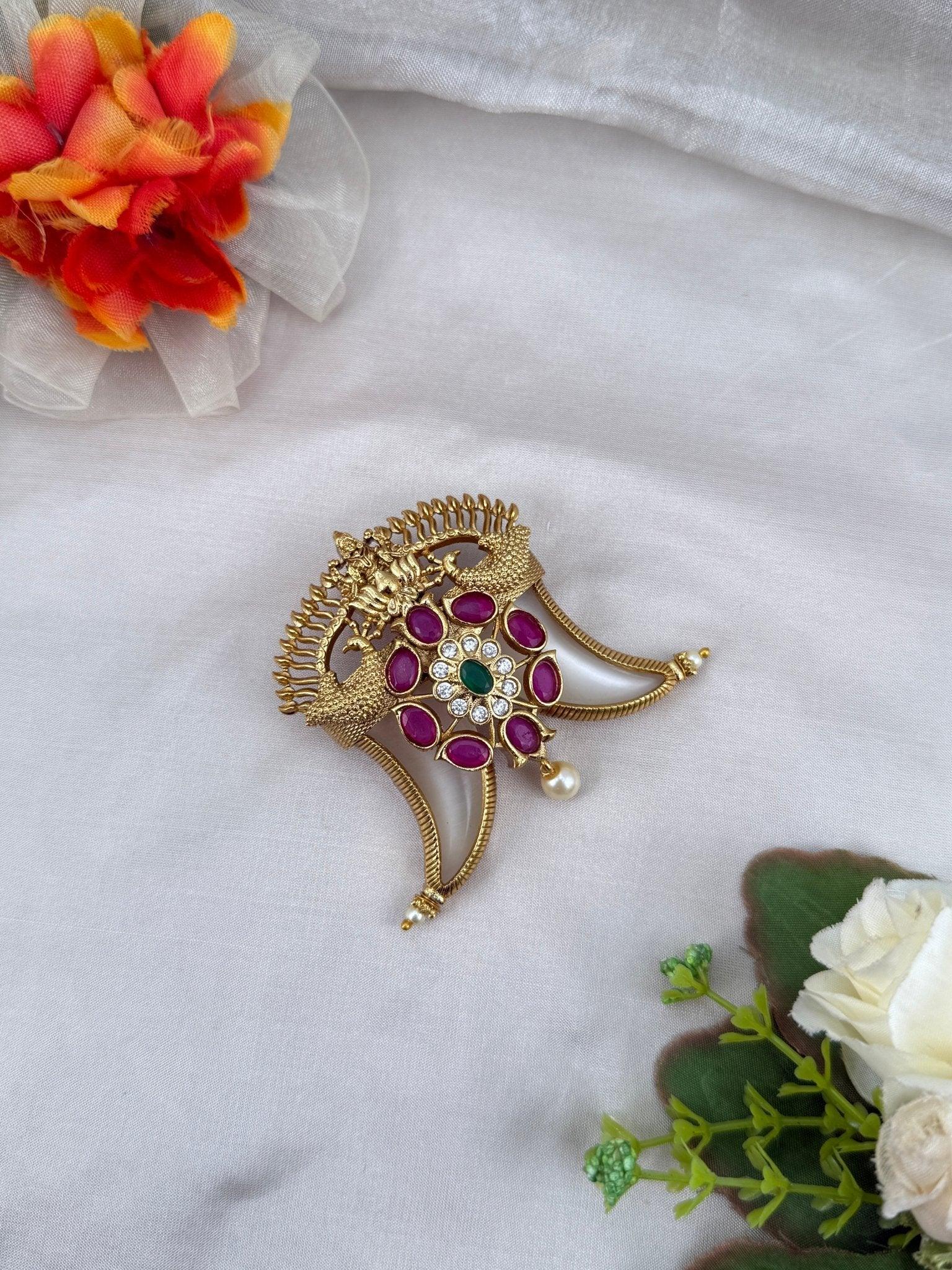 Royal Antique Pendant 138 - Mahilas