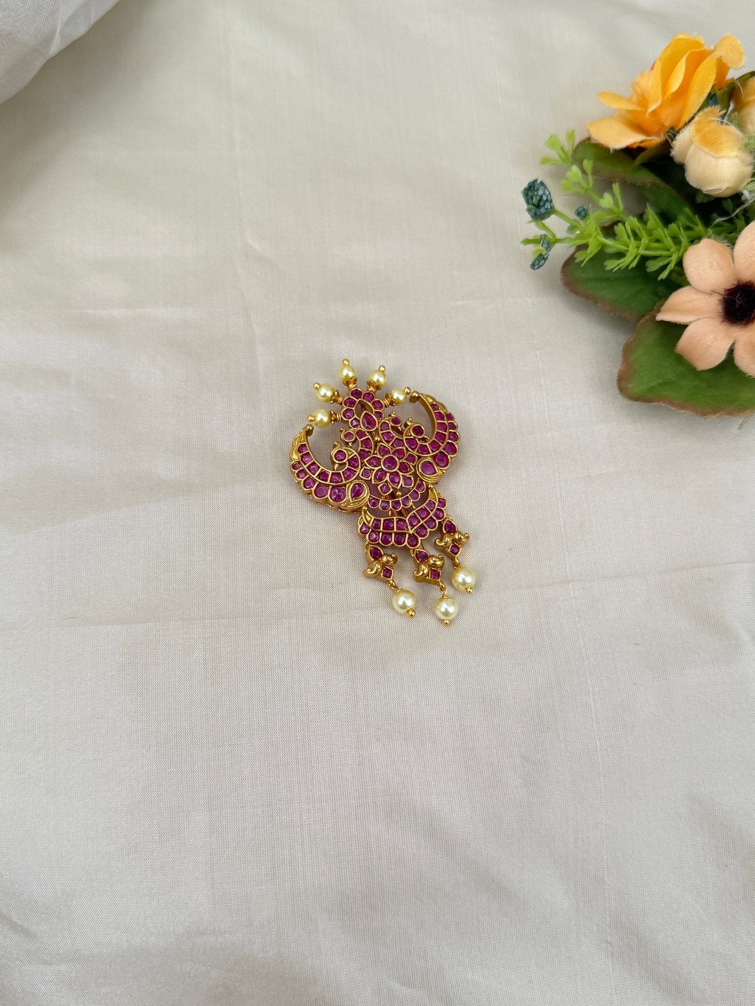 Royal Antique Pendant 174 - Mahilas