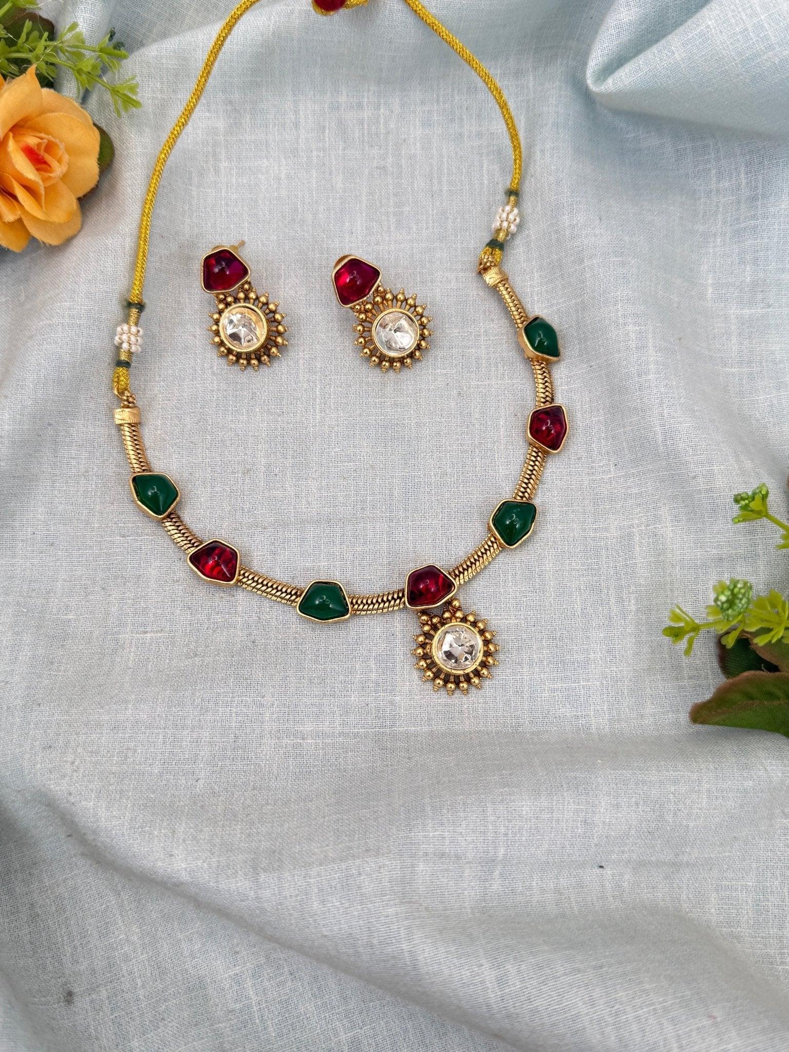 Royal Antique Pendant Short Necklace Set 0291 - Mahilas