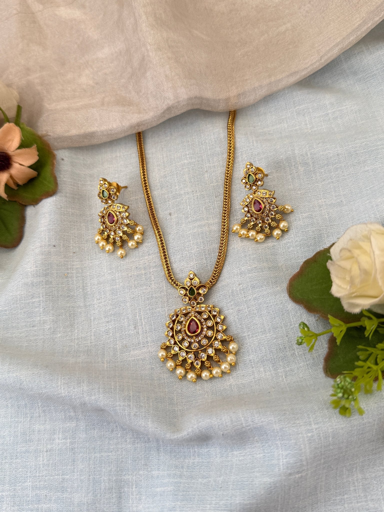 Royal Antique Pendant Stone Short Necklace Set 0971 - Mahilas
