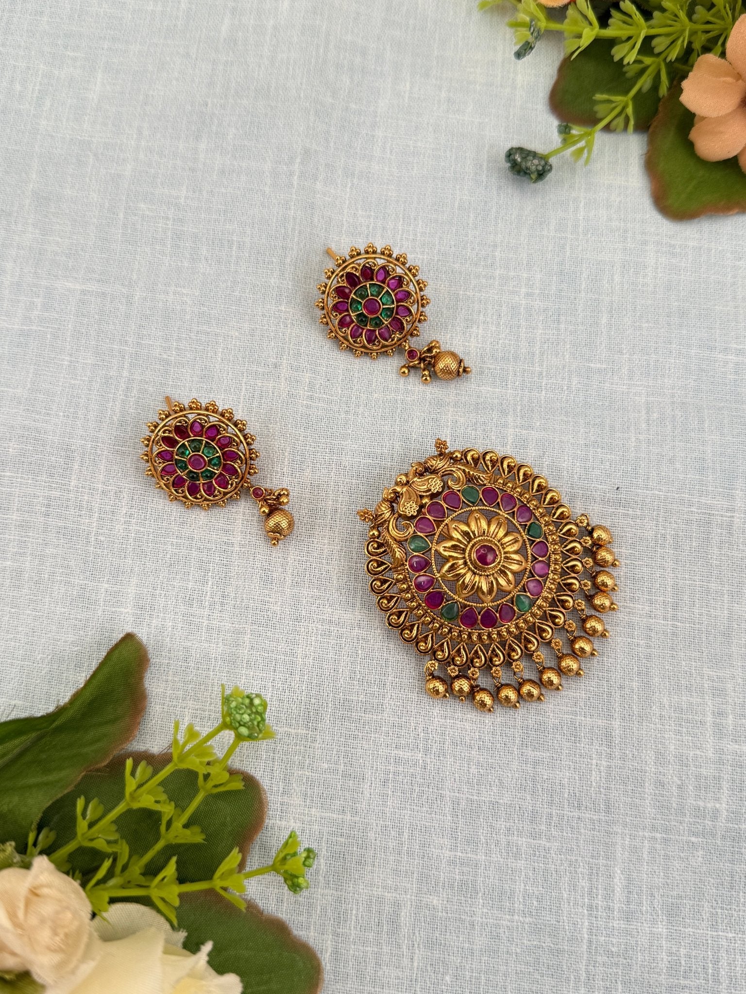 Royal Antique Pendant With Earrings 108 - Mahilas