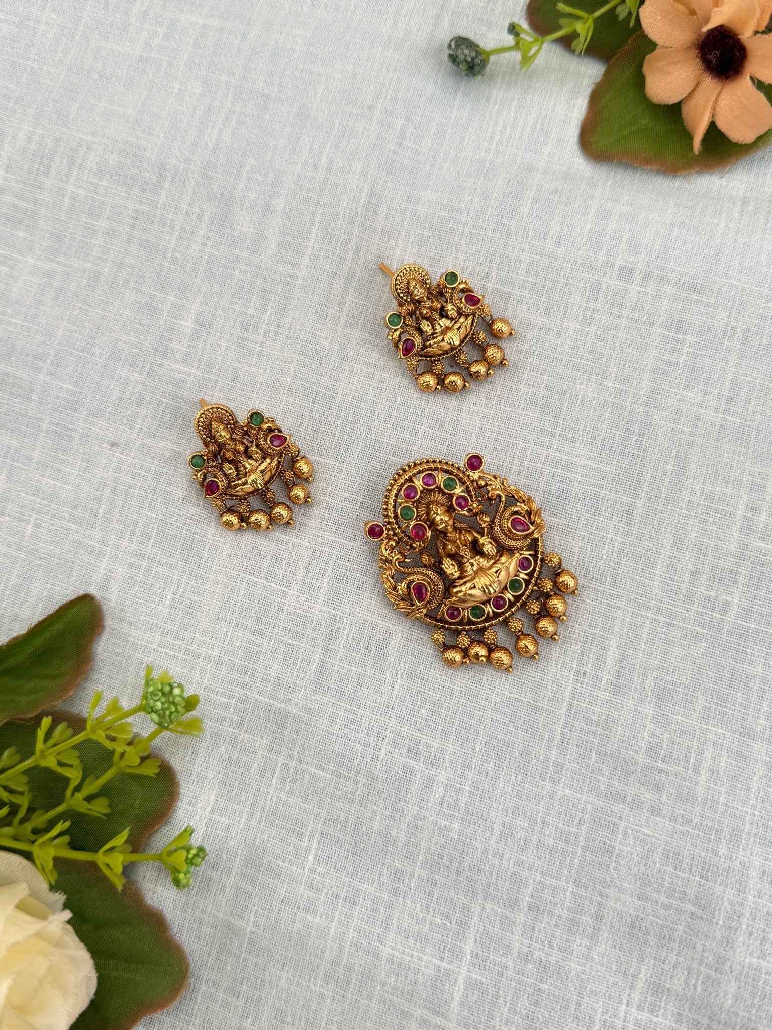 Royal Antique Pendant With Earrings 120 - Mahilas