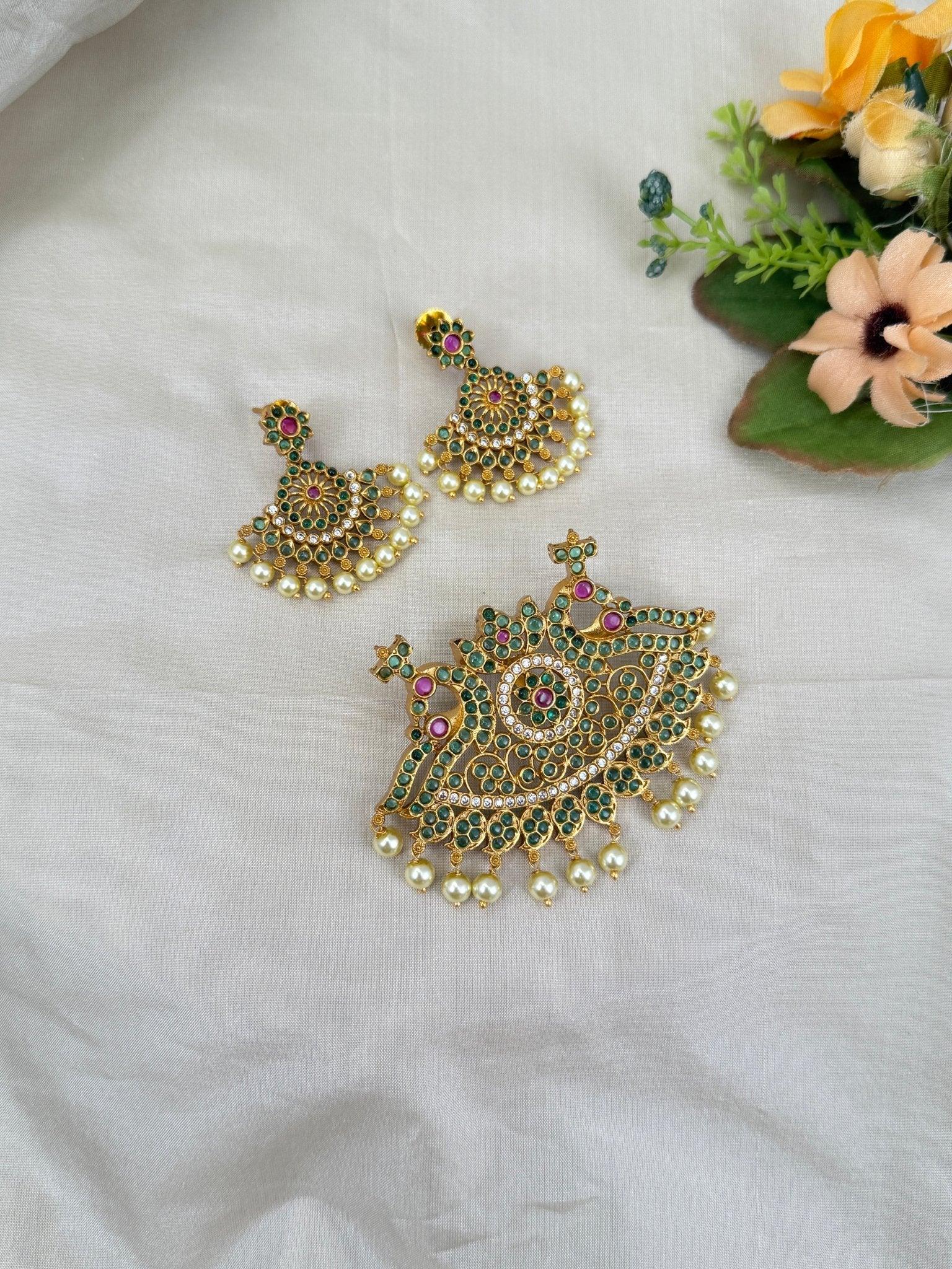 Royal Antique Pendant With Earrings 170 - Mahilas
