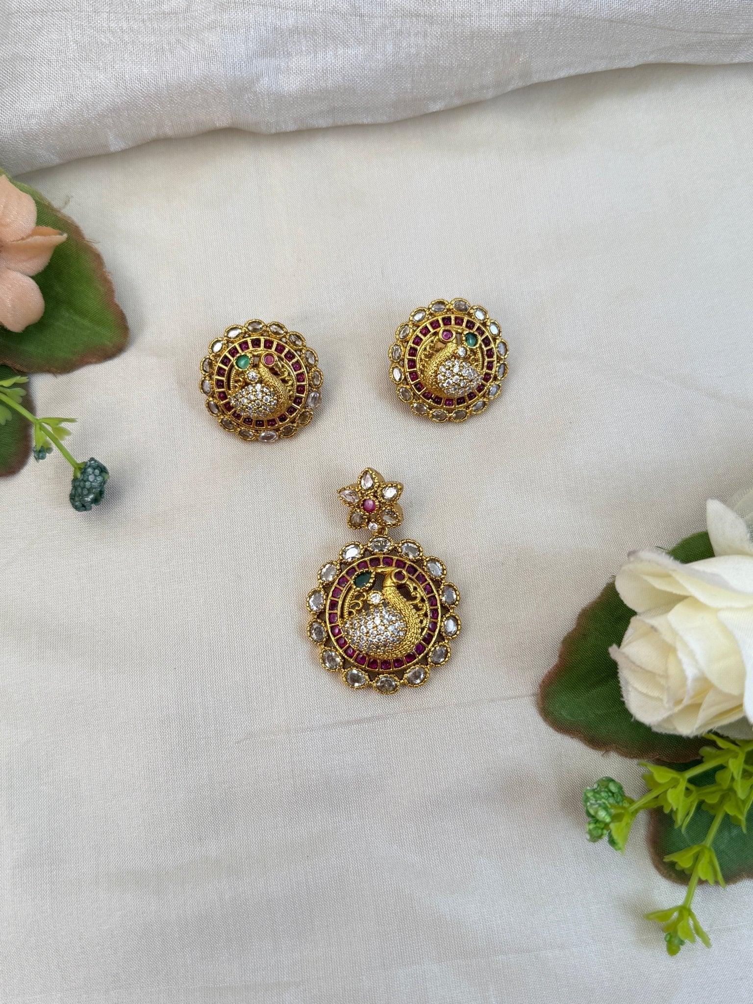 Royal Antique Pendant With Earrings 180 - Mahilas