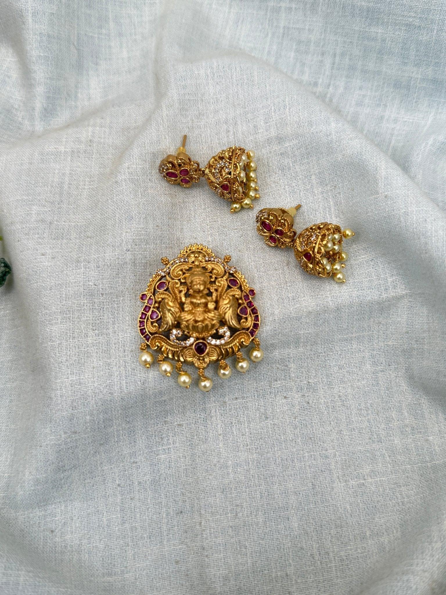 Royal Antique Pendant With Earrings 221 - Mahilas