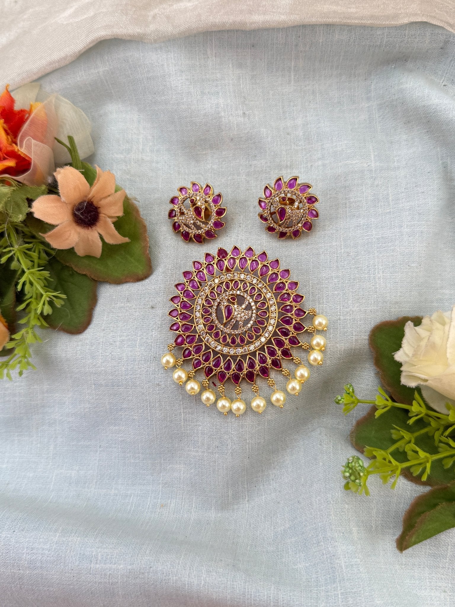 Royal Antique Pendant with Earrings Set 322 - Mahilas