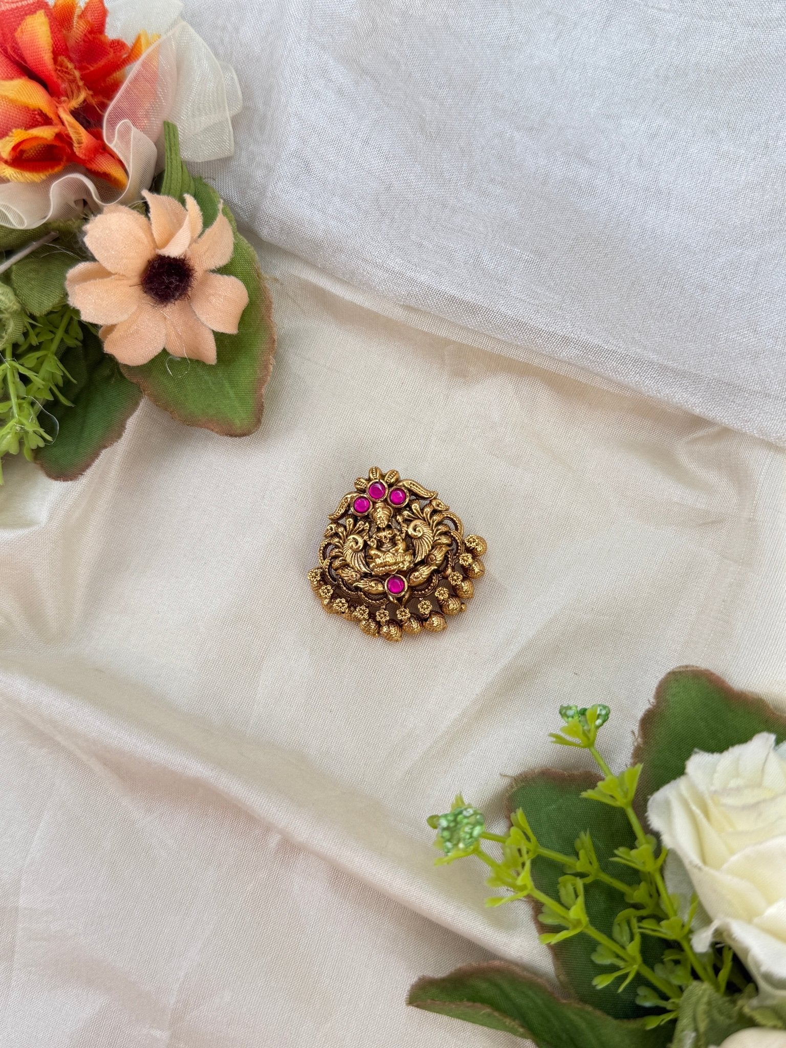 Royal Antique Saree Pin 2054 - Mahilas