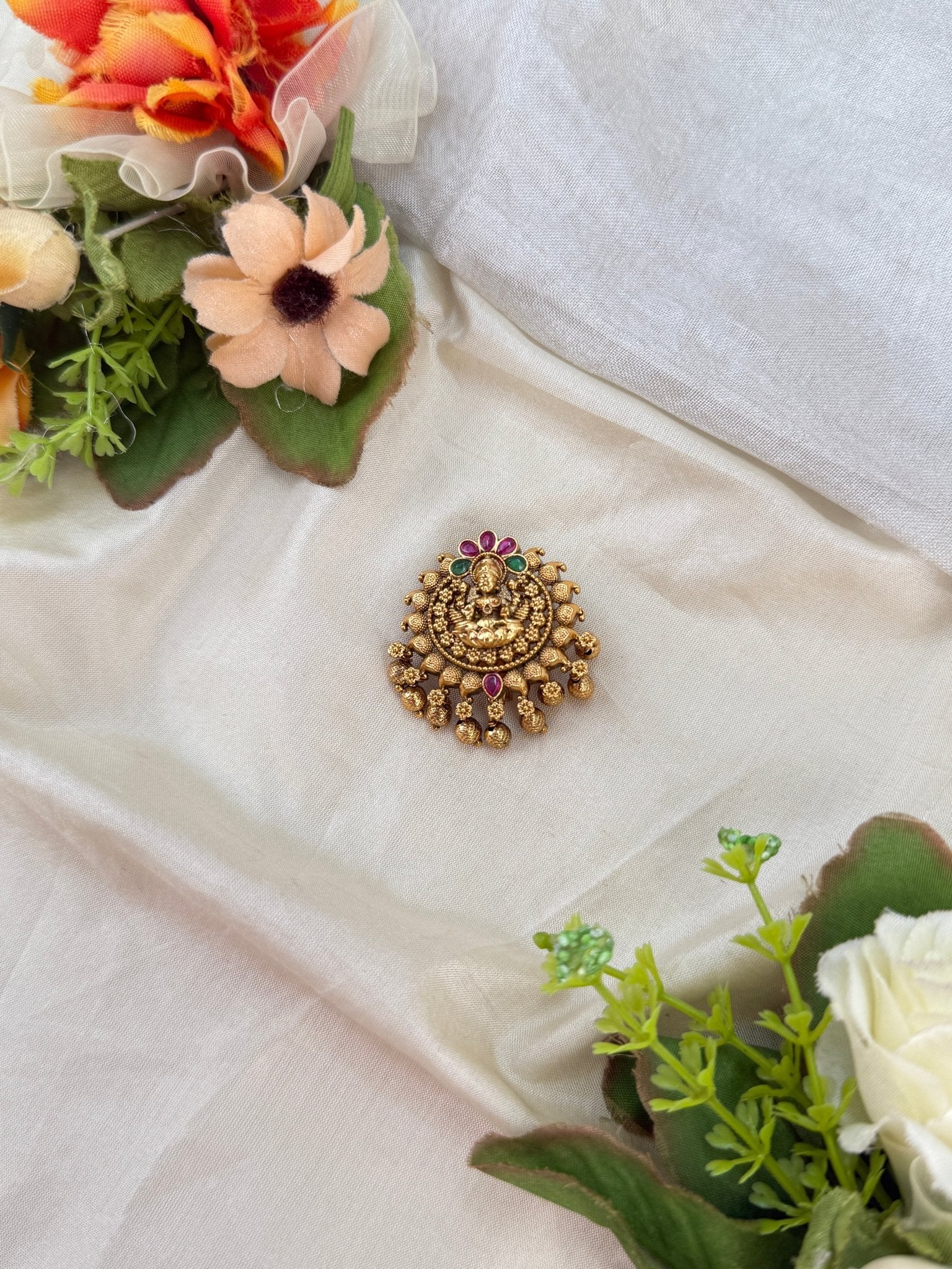 Royal Antique Saree Pin 2063 - Mahilas