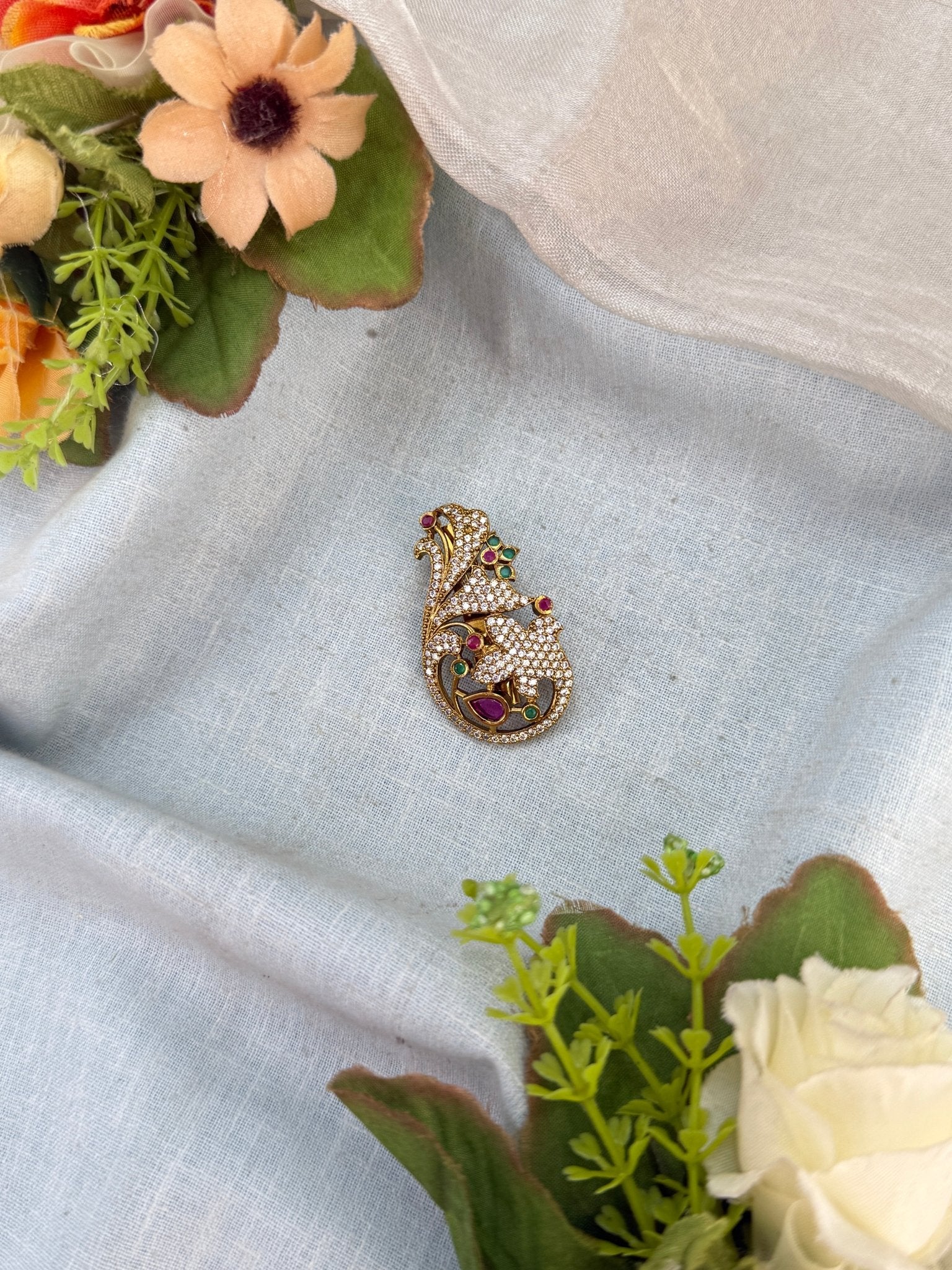 Royal Antique Saree Pin 2072 - Mahilas