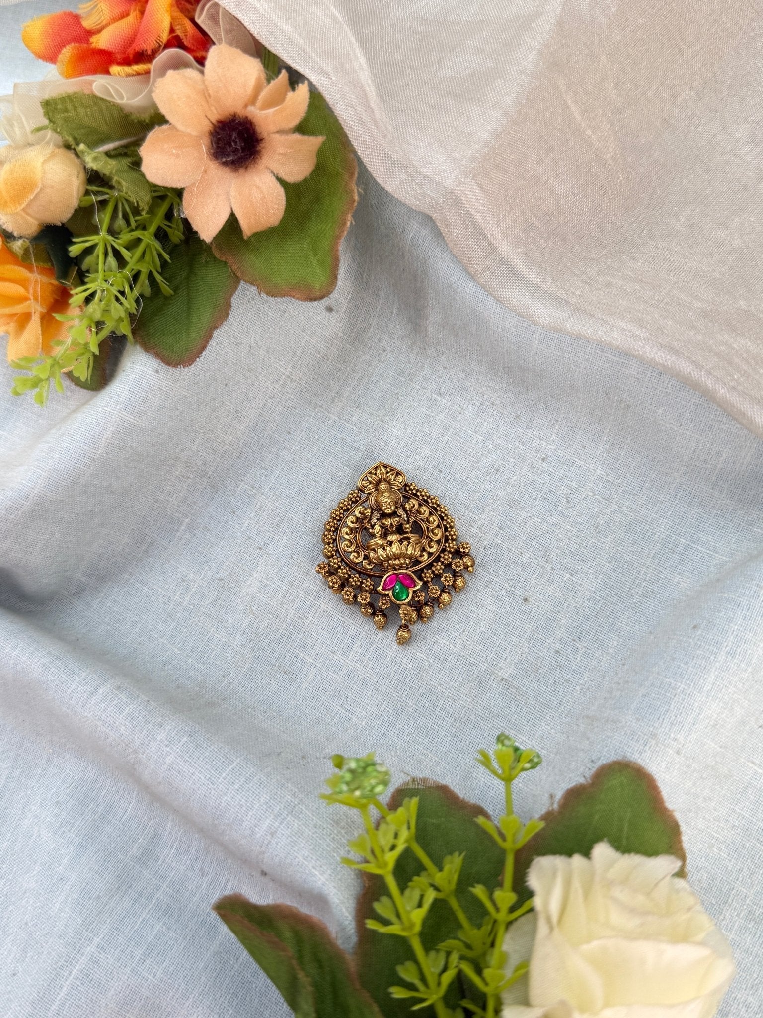 Royal Antique Saree Pin 2080 - Mahilas