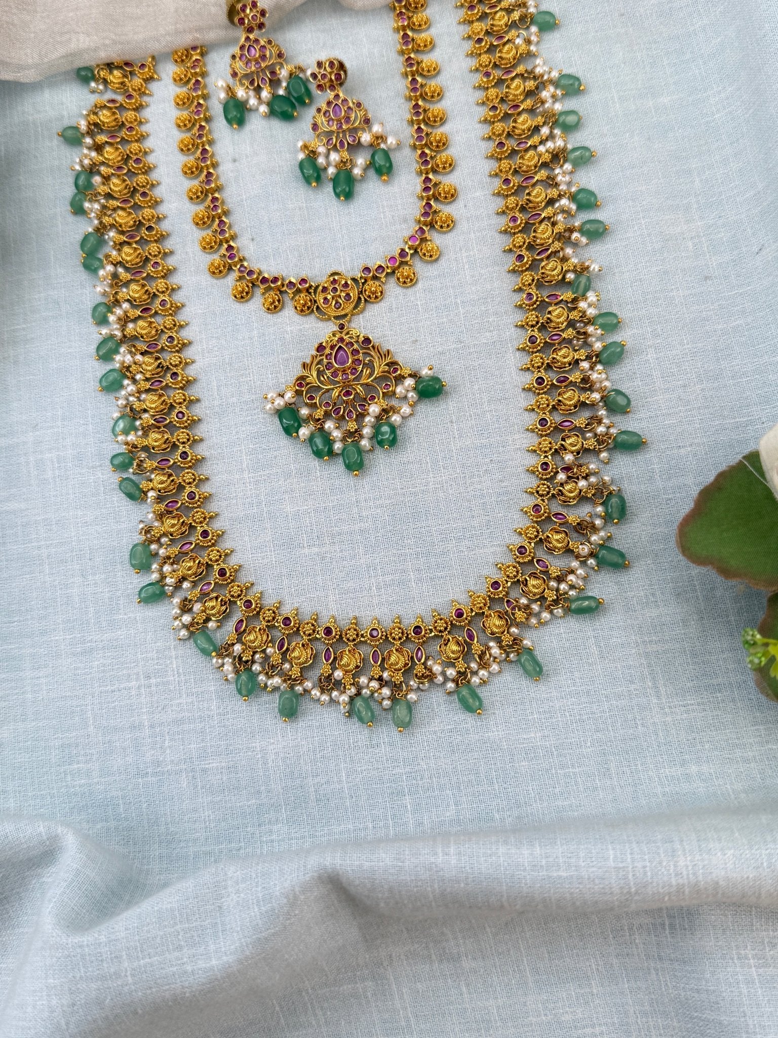 Royal Antique Semi Bridal Necklace Set 1155 - Mahilas