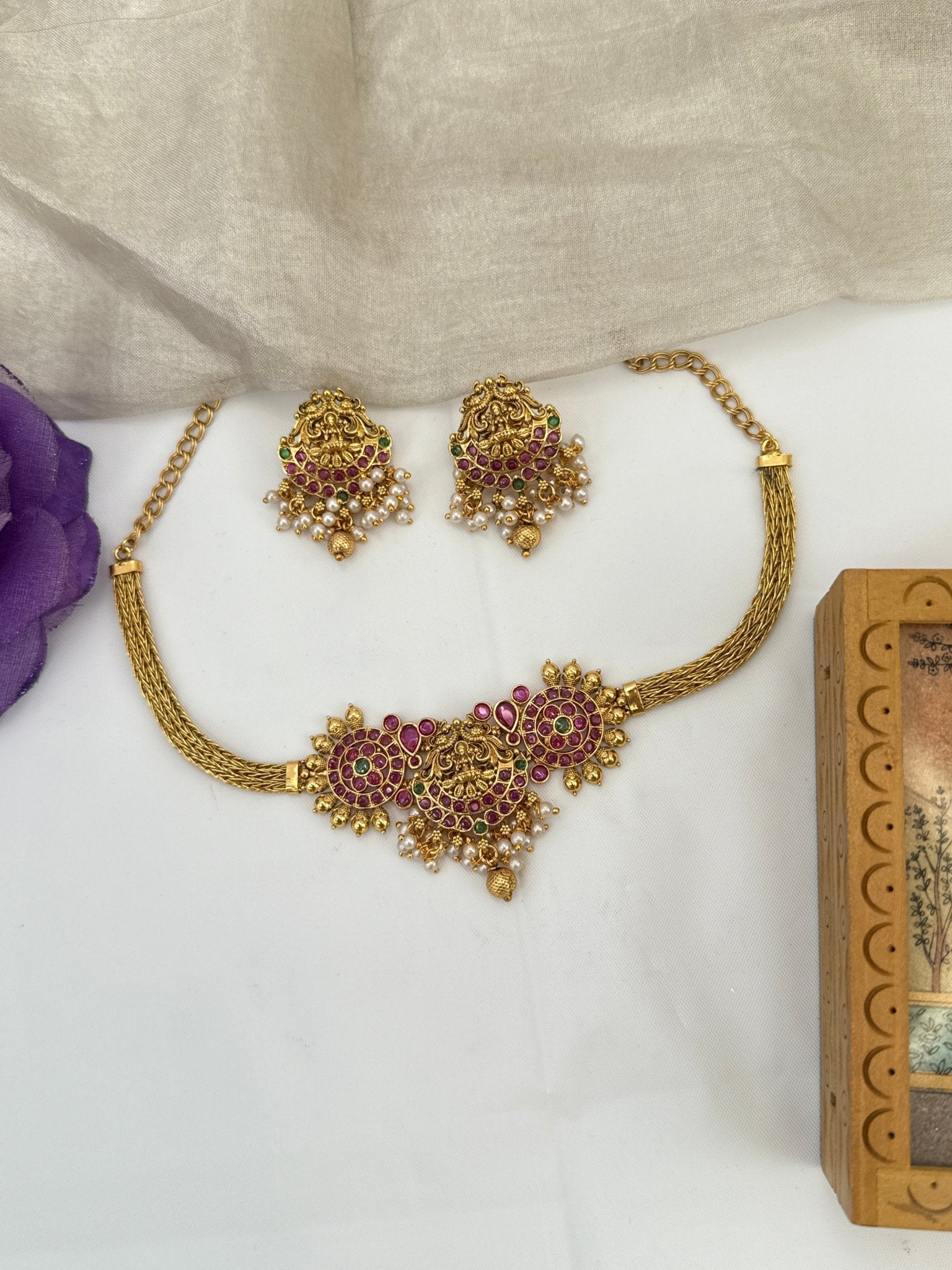 Royal Antique Short Choker Necklace Set 1029 - Mahilas
